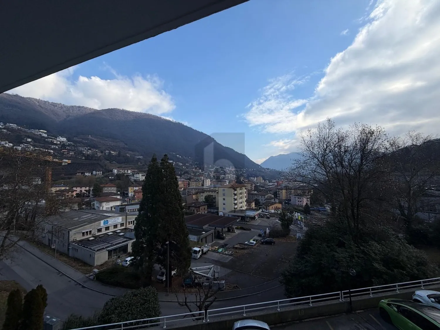 SPAZIOSA CON GIARDINO