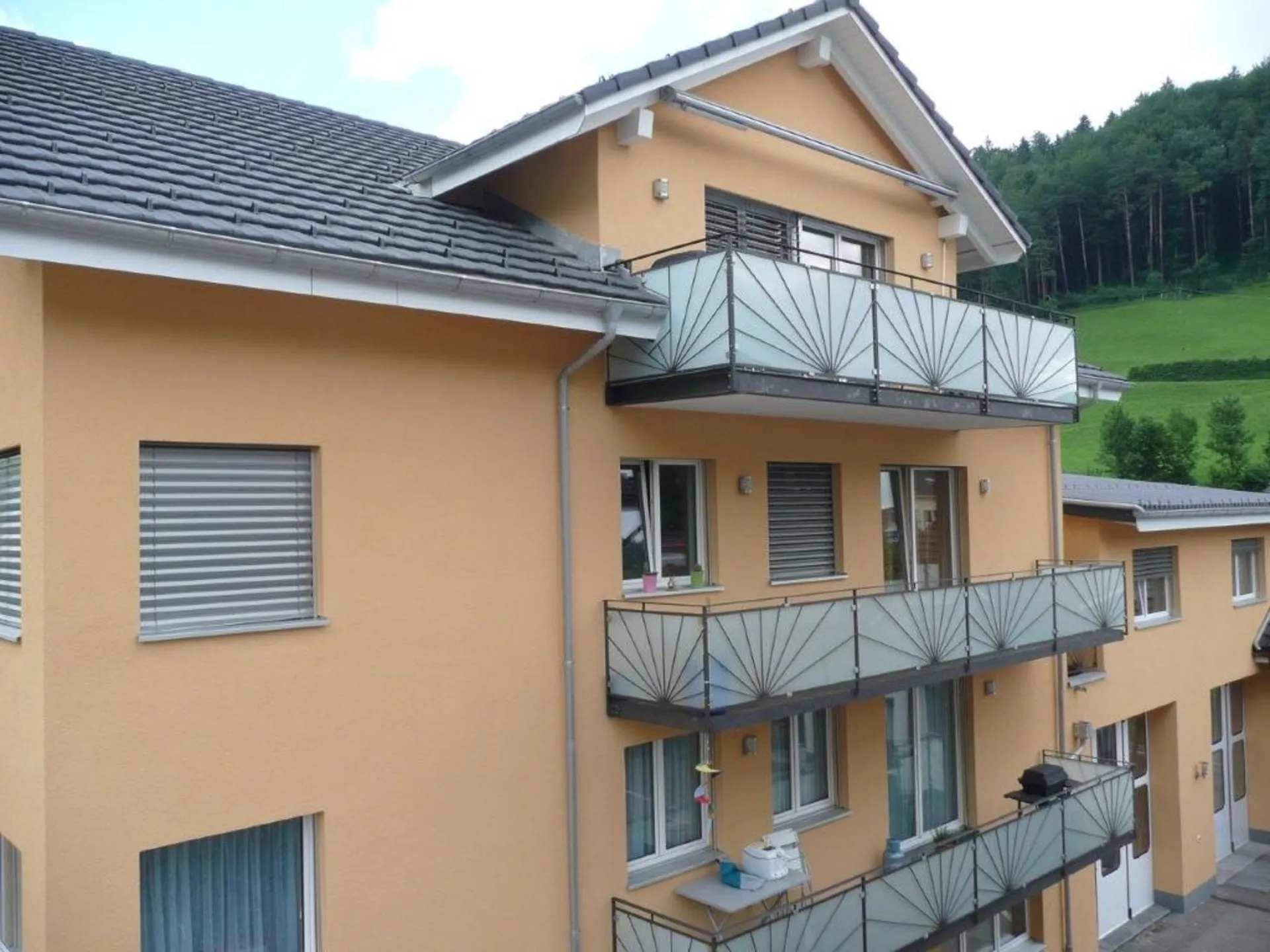 Modern 4.5-Zimmer-Apartment mit Balkon, Mosnang