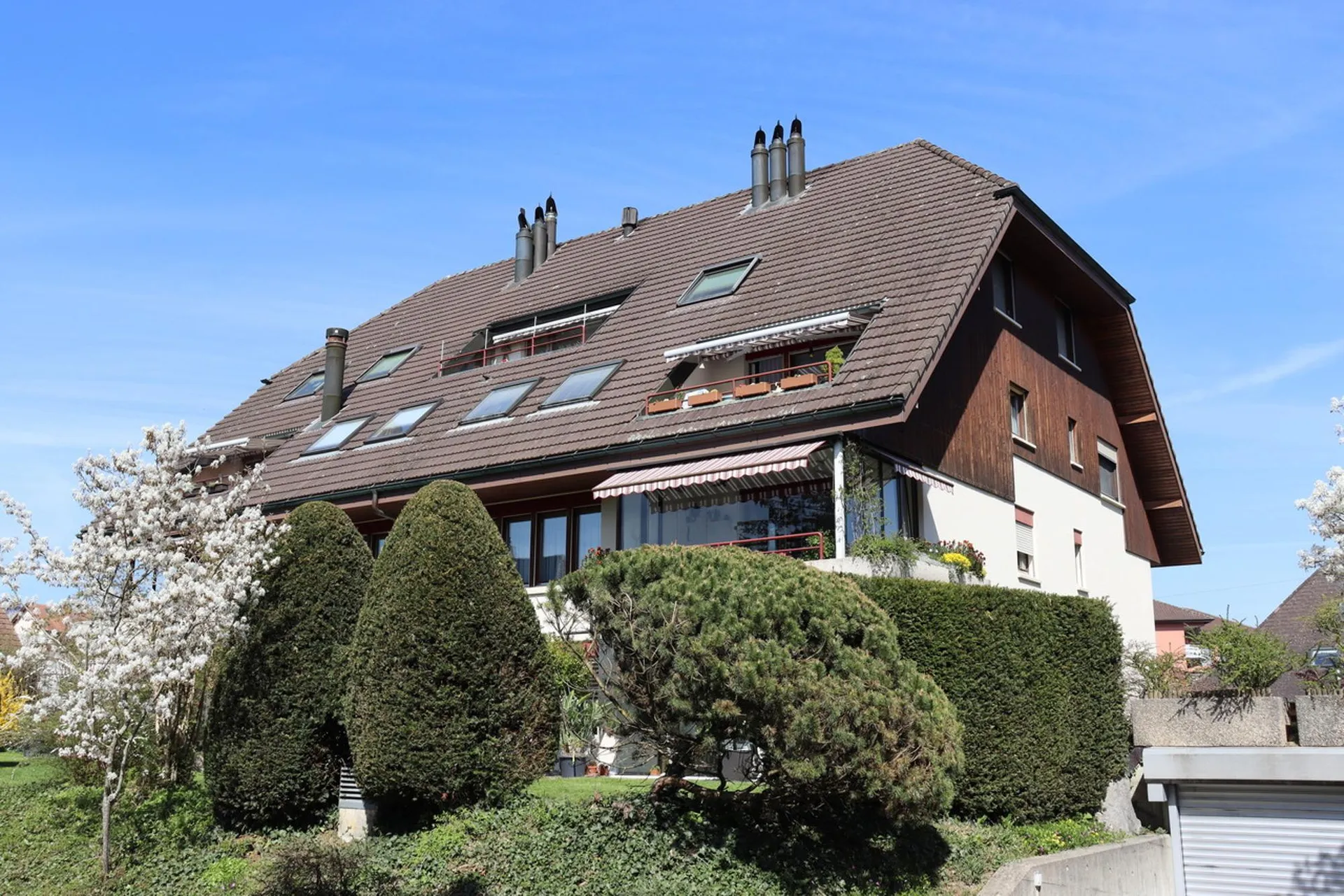 Grosse 4.5 Zimmerwohnung an sensationeller Lage