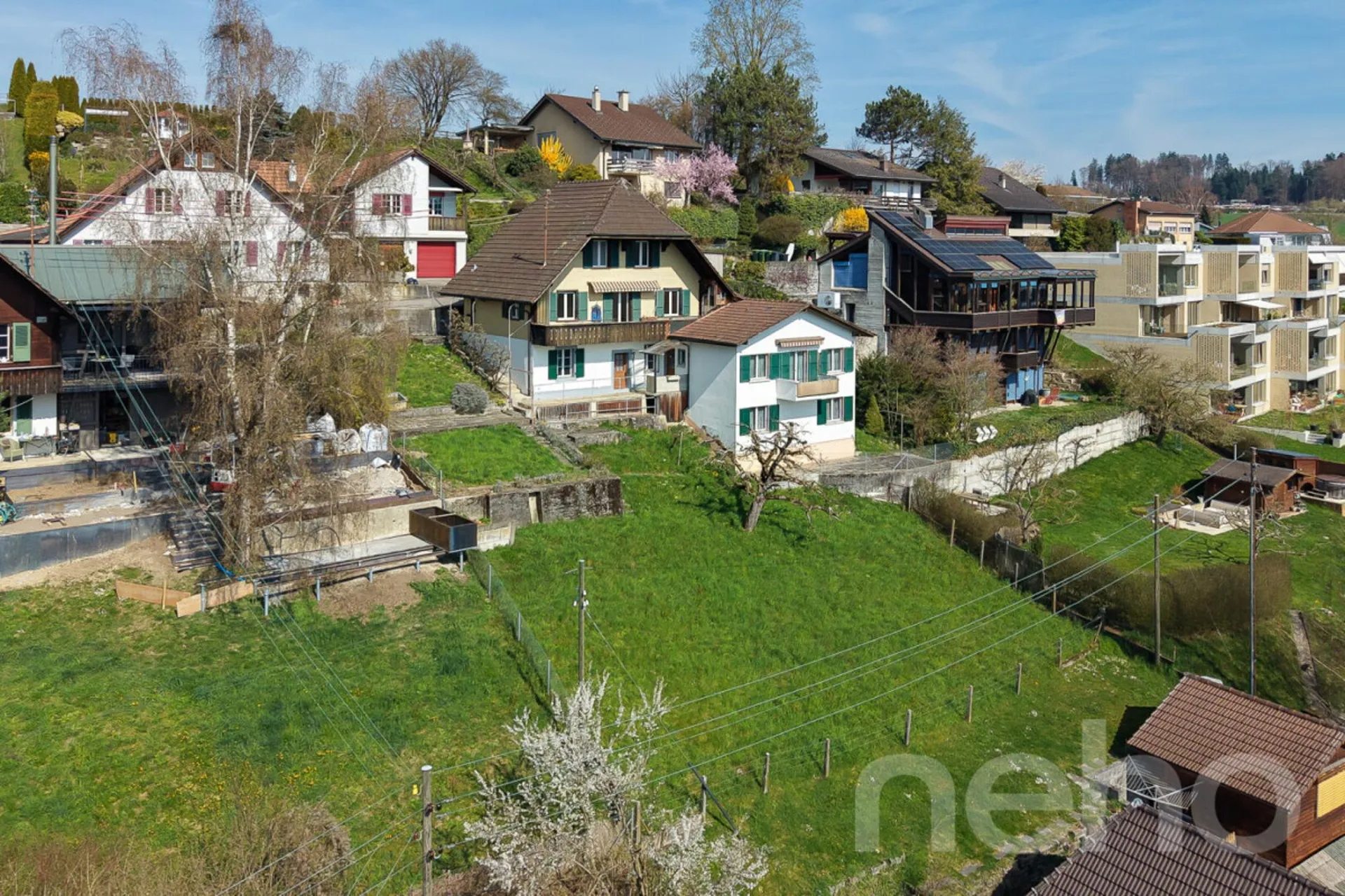 Zweifamilienhaus an Toplage mit grossem Grundstück und Weitsicht