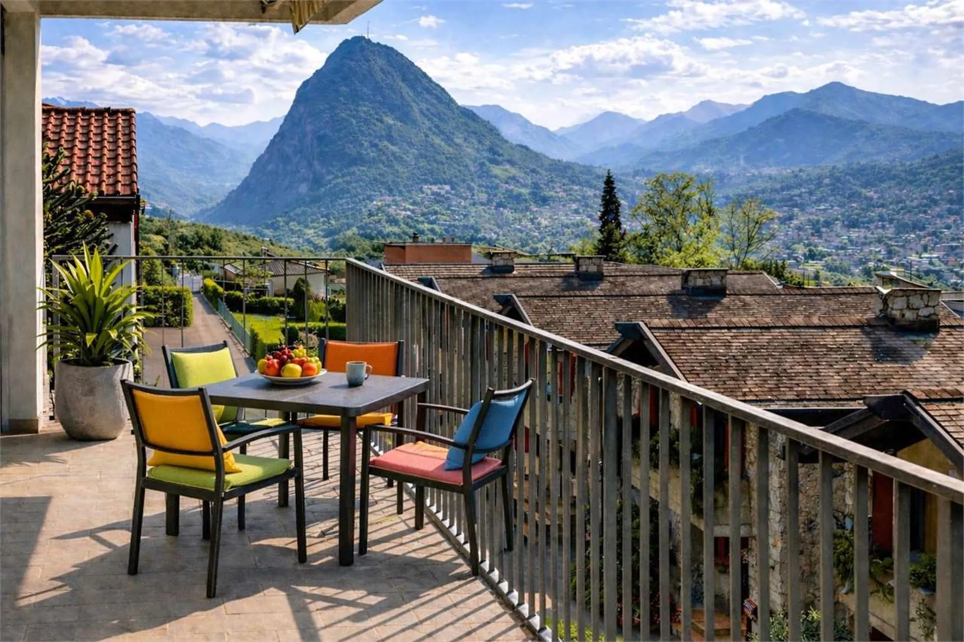 CONFORTEVOLE E AMPIO APPARTAMENTO CON TERRAZZO E VISTA