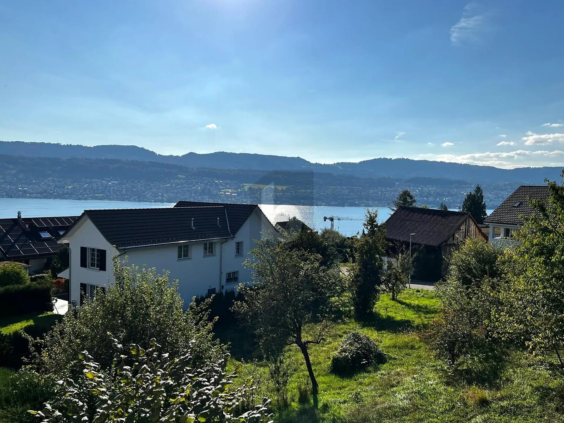 ATTRAKTIVE LAGE MIT SEE- UND BERGSICHT