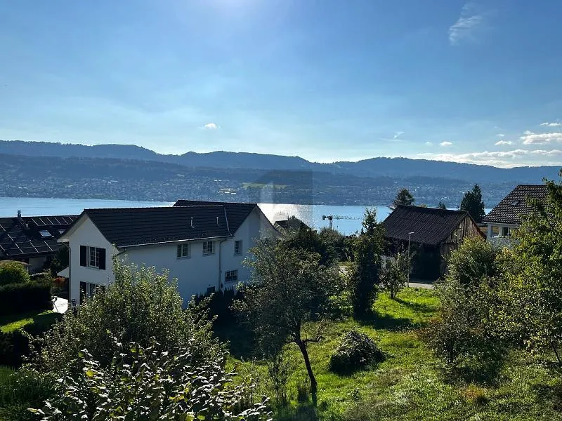 ATTRAKTIVE LAGE MIT SEE- UND BERGSICHT