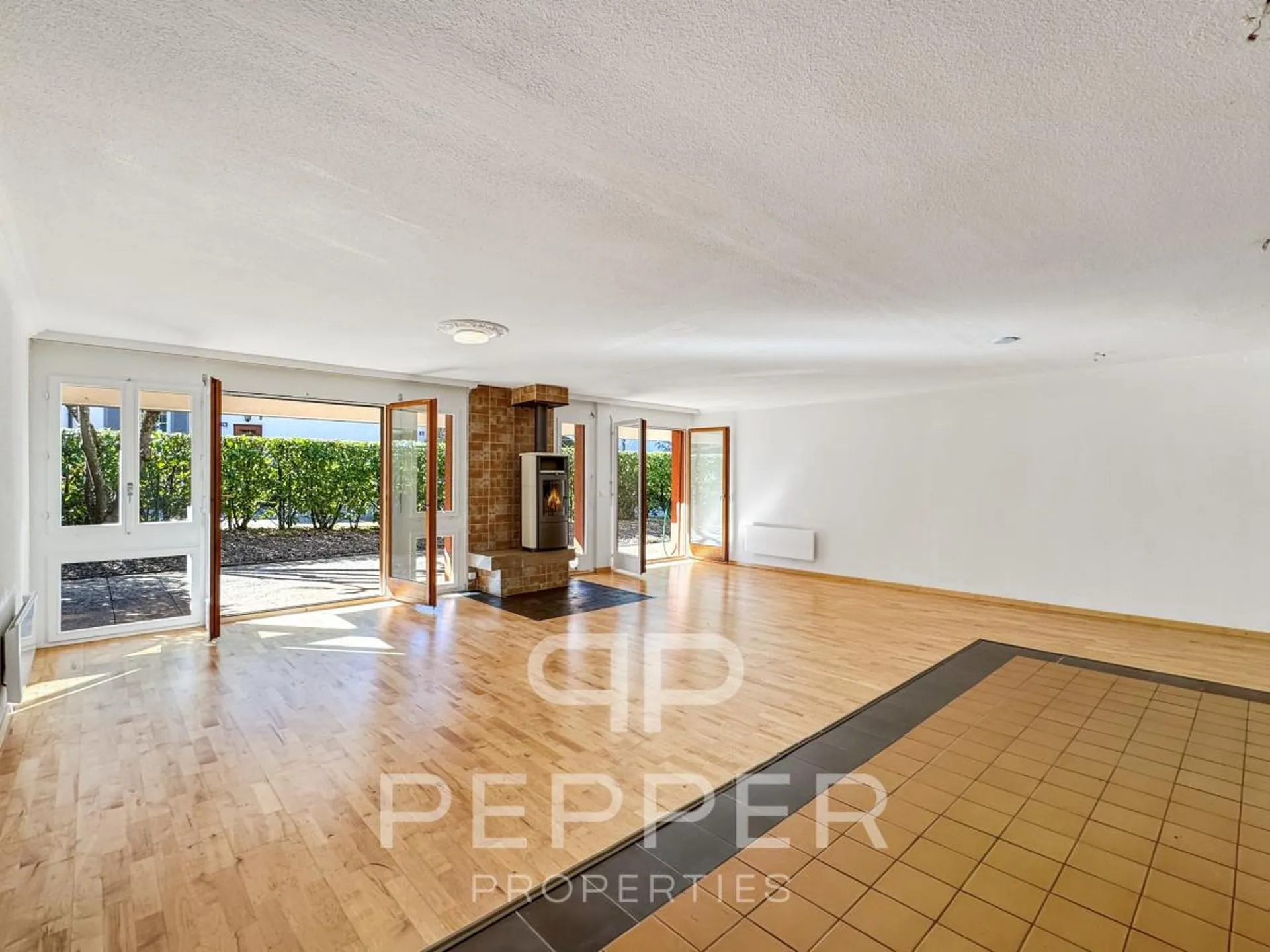 Vaste appartement en rez-de-jardin au coeur de Chailly