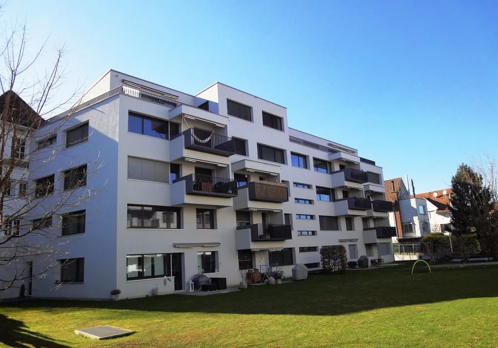 Traumhafte Attikawohnung mit Panorama-Seesicht in Rüschlikon