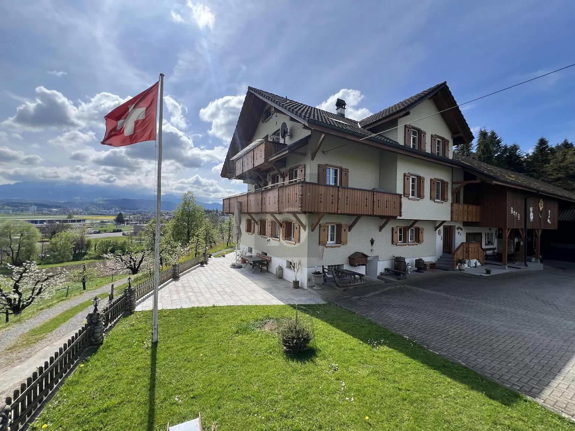 NATURVERBUNDEN, RUHIG, AUSSICHTSREICH