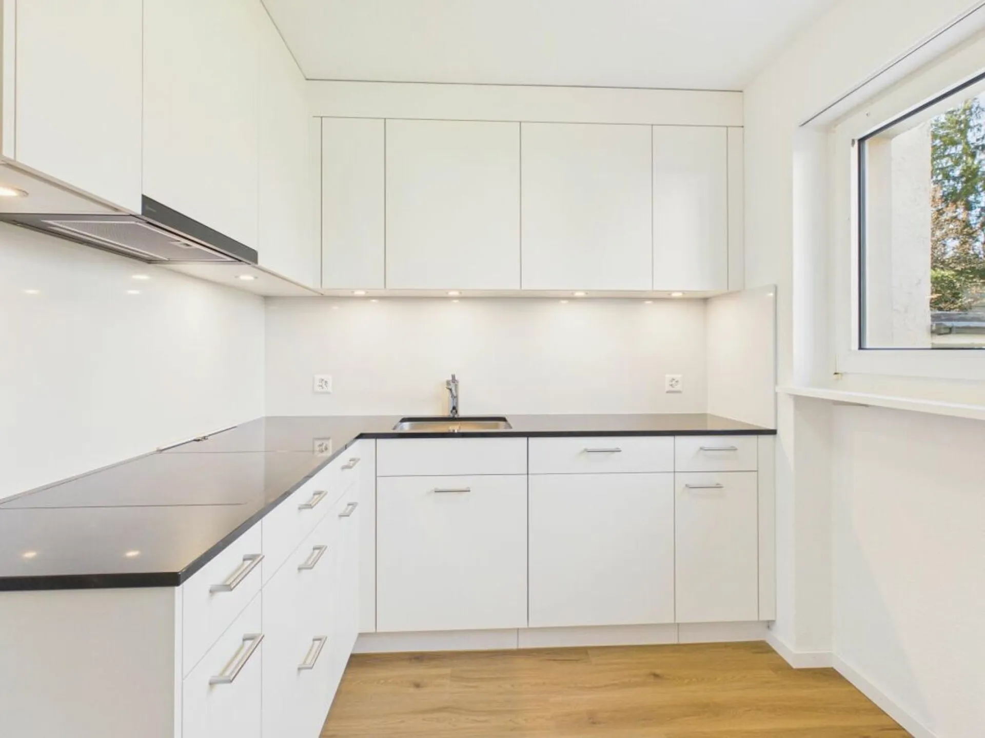 Erstbezug nach Totalsanierung: Stilvolle 4.5-Zimmer-Wohnung mit Top-Anbindung