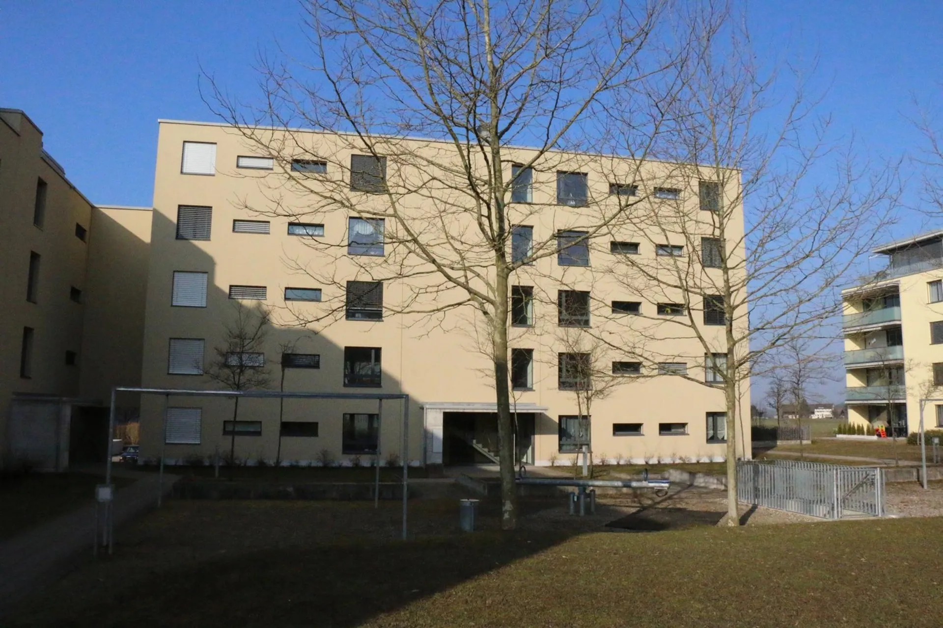 Raum für Sie! Lichtdurchflutete Wohnung mit toller Aussicht!
