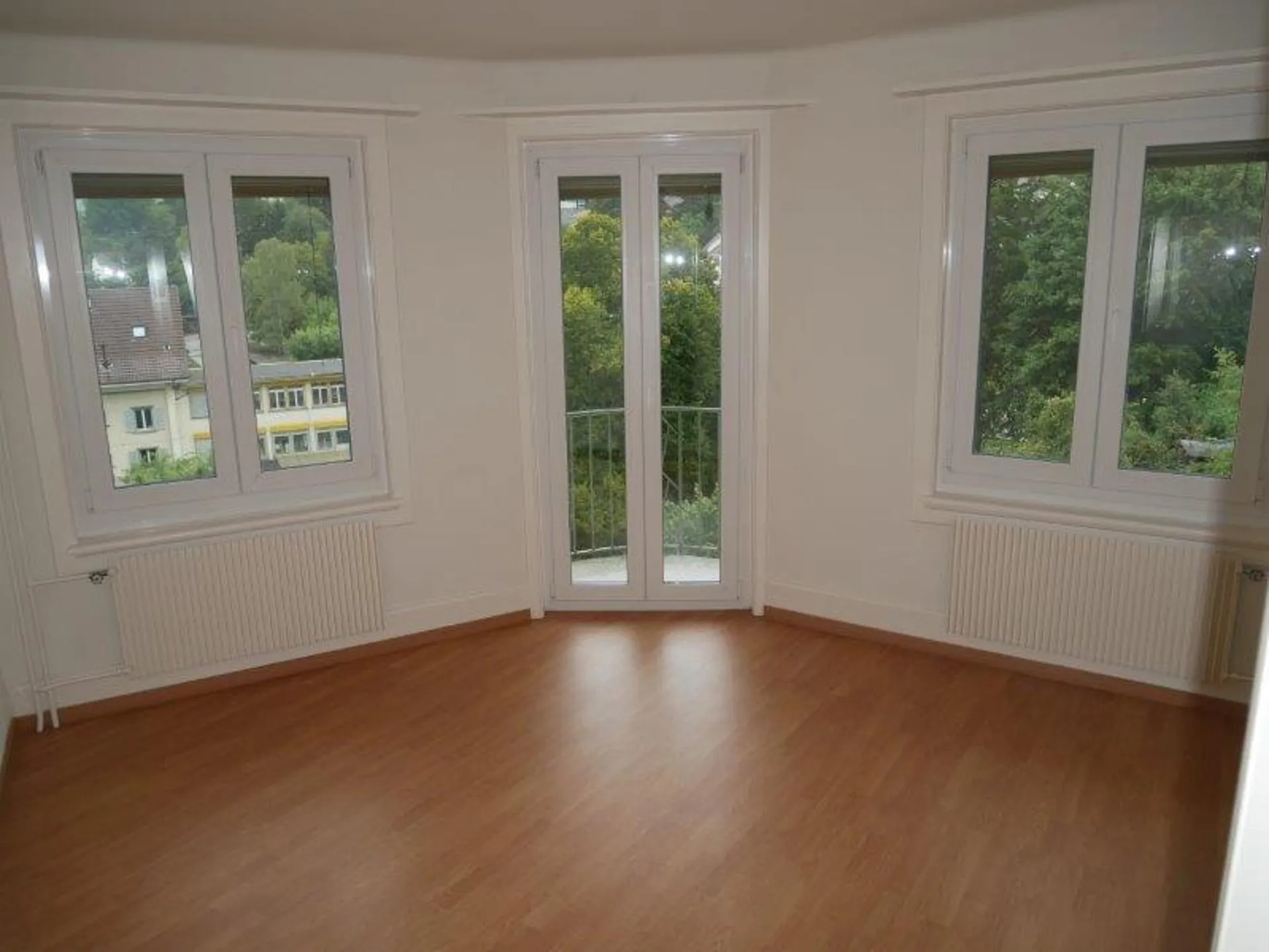 Wunderschöne neu renovierte 2-Z-Wohnung  zu vermieten