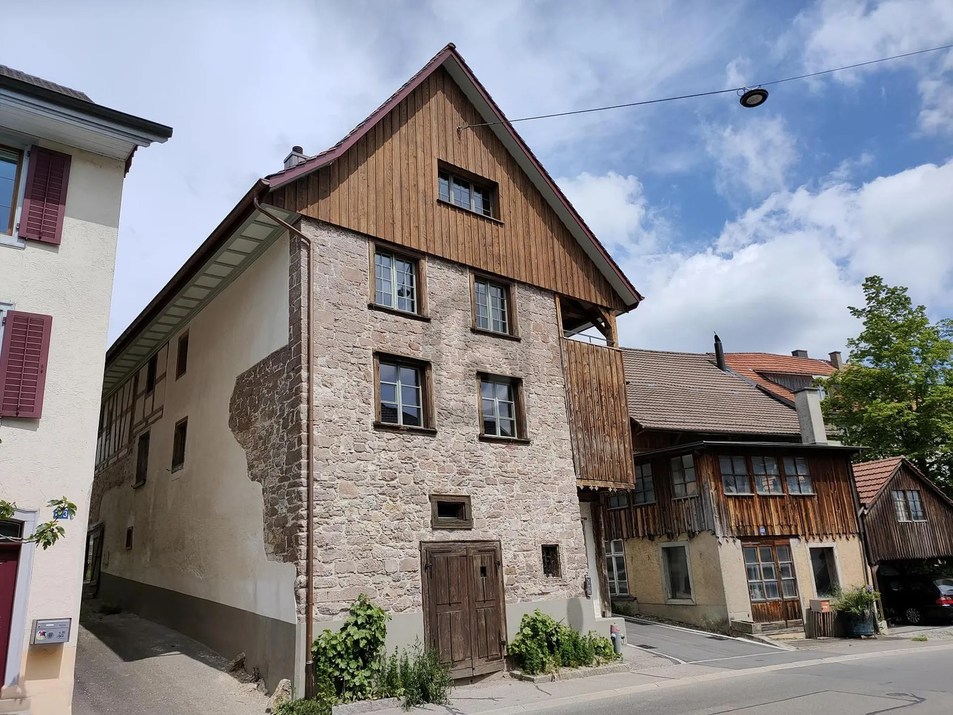CHARMANT, HISTORISCH UND LICHTDURCHFLUTET