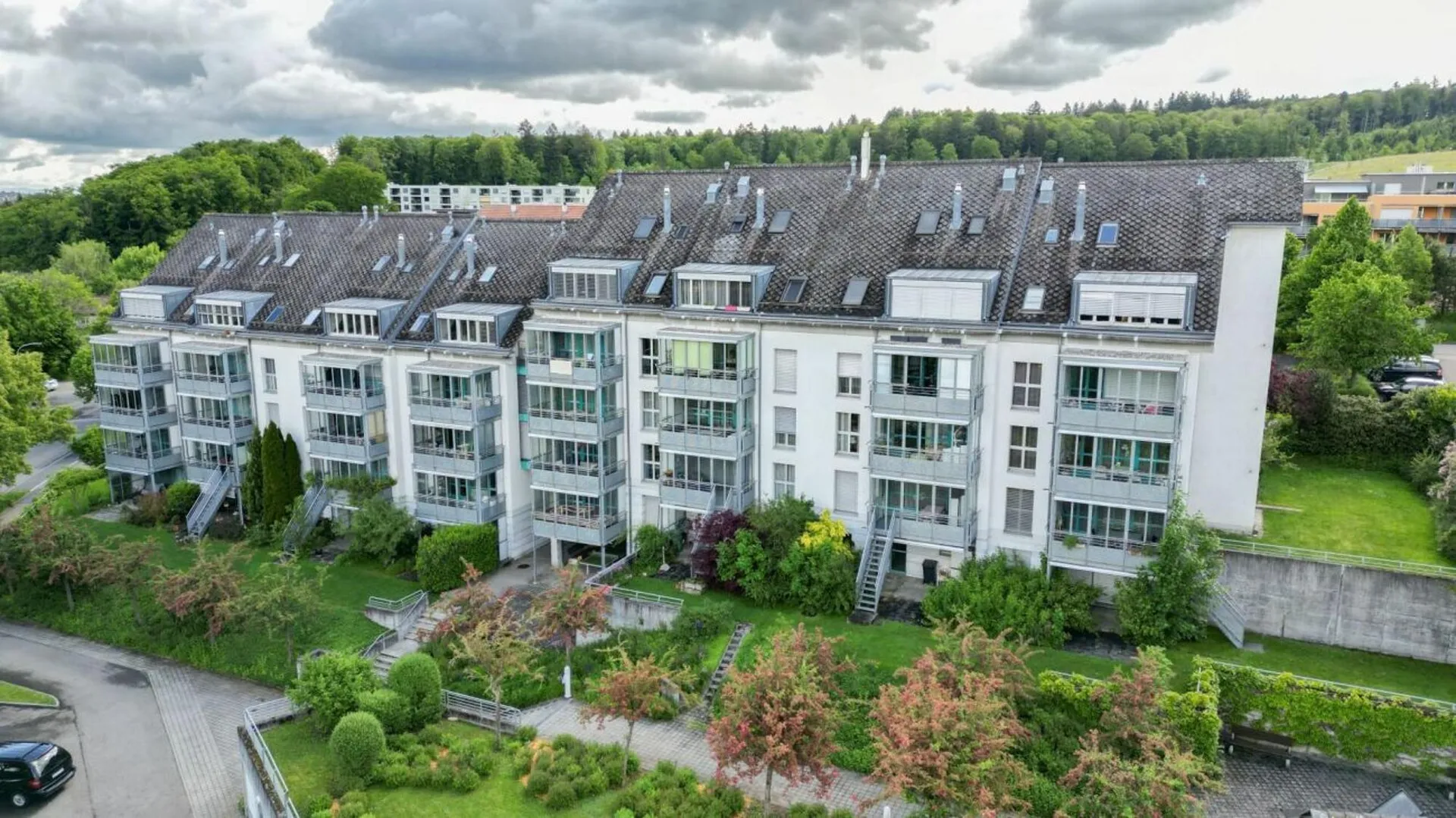 Grosszügiges Wohnen im Grünen mit eigener Waschküche & grossem Balkon!