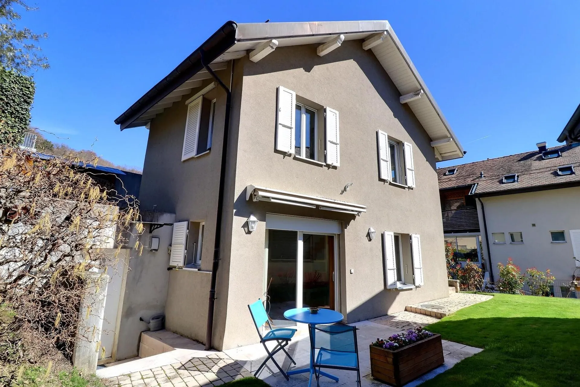 Magnifique maison en viager occupé sans rente avec splendide vue Lac