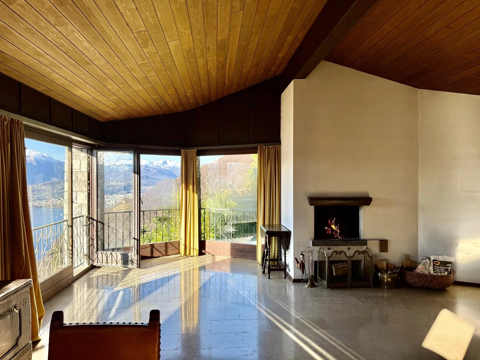 SPAZIOSA CASA 4.5 LOCALI CON SPLENDIDA VISTA LAGO AD AROGNO