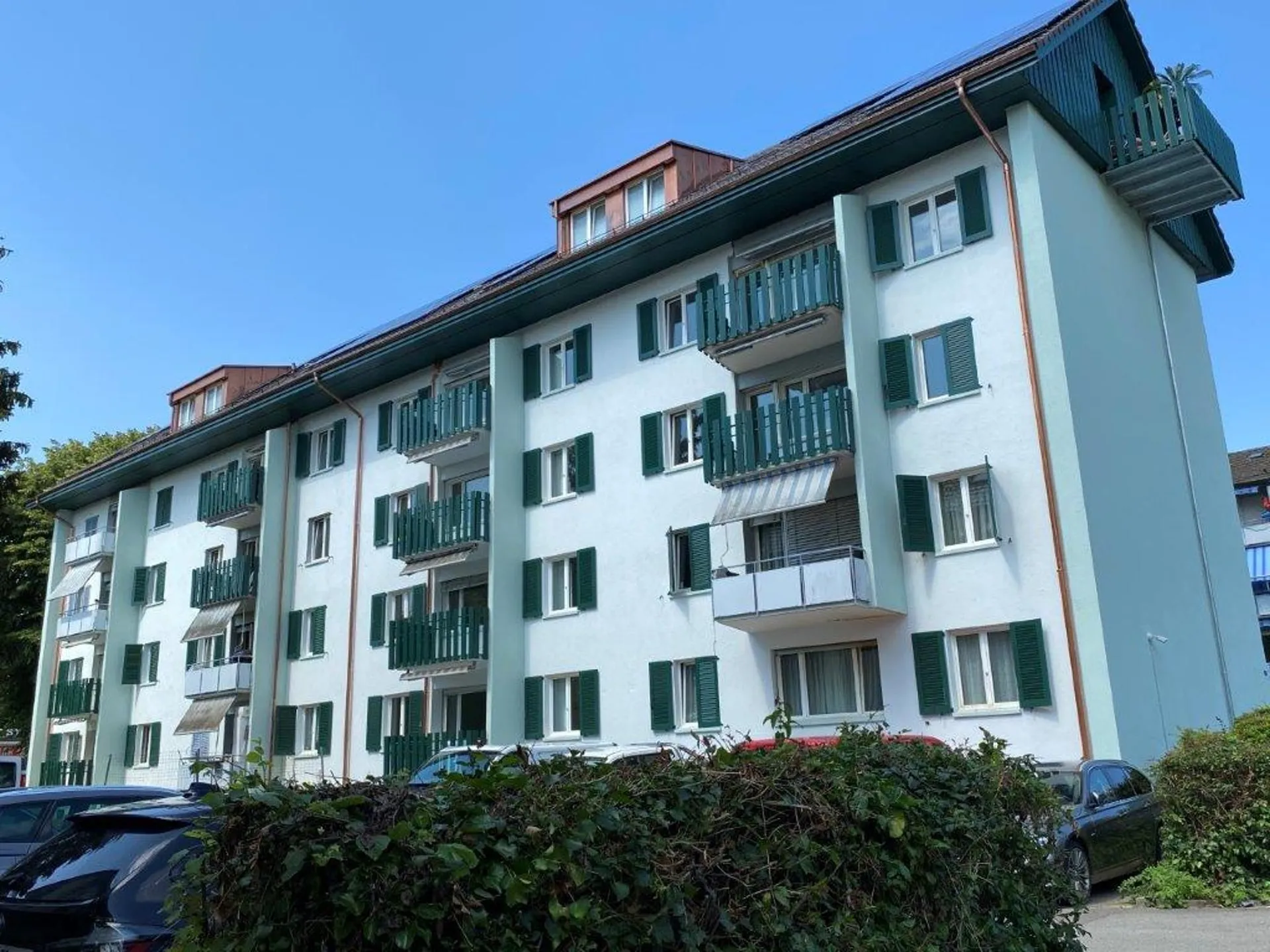 Traumhafte 3.5-Zimmer Dachwohnung – Renoviert und mit Balkon!