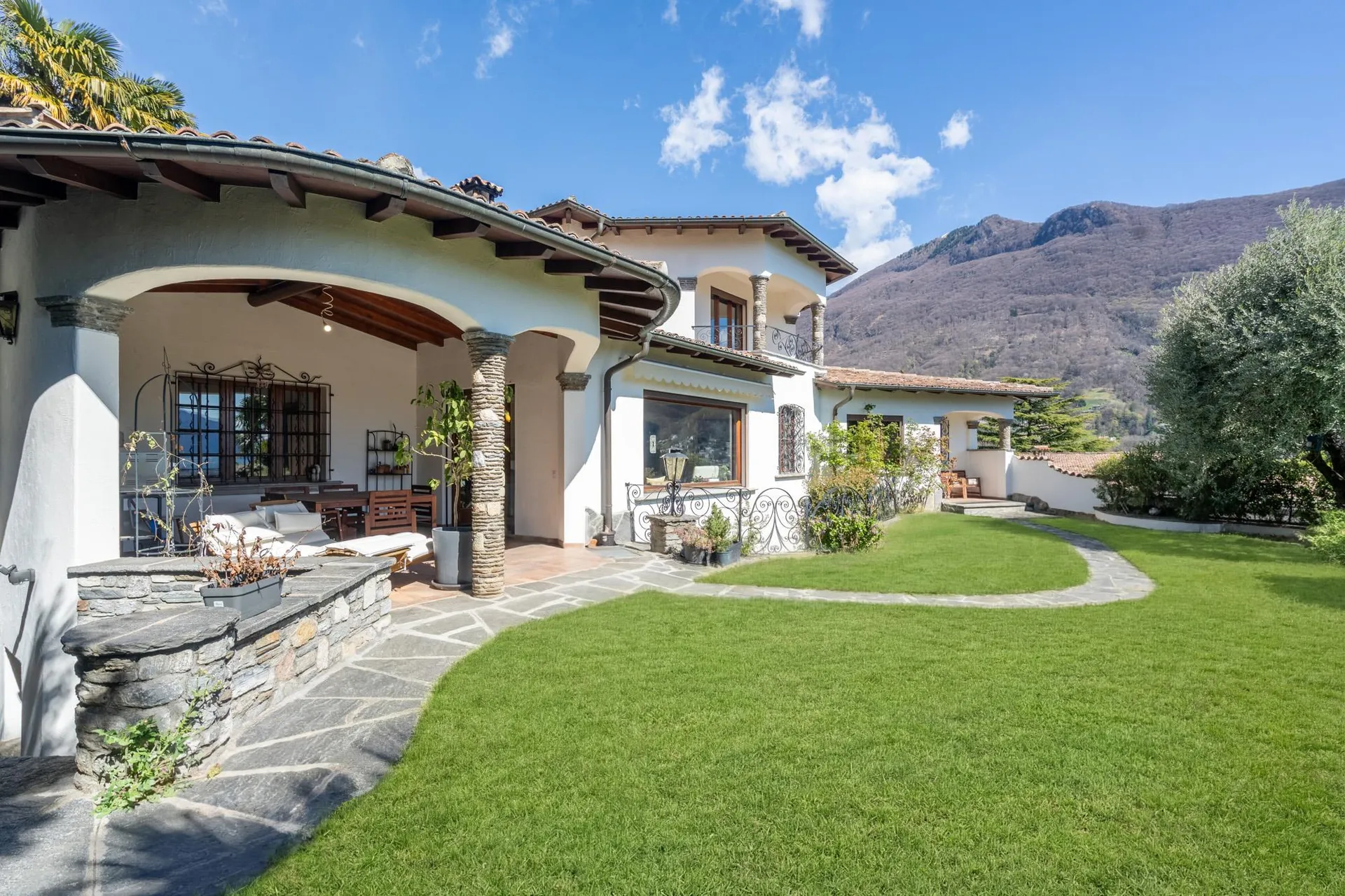 Un angolo di paradiso - Eleganza mediterranea con vista lago
