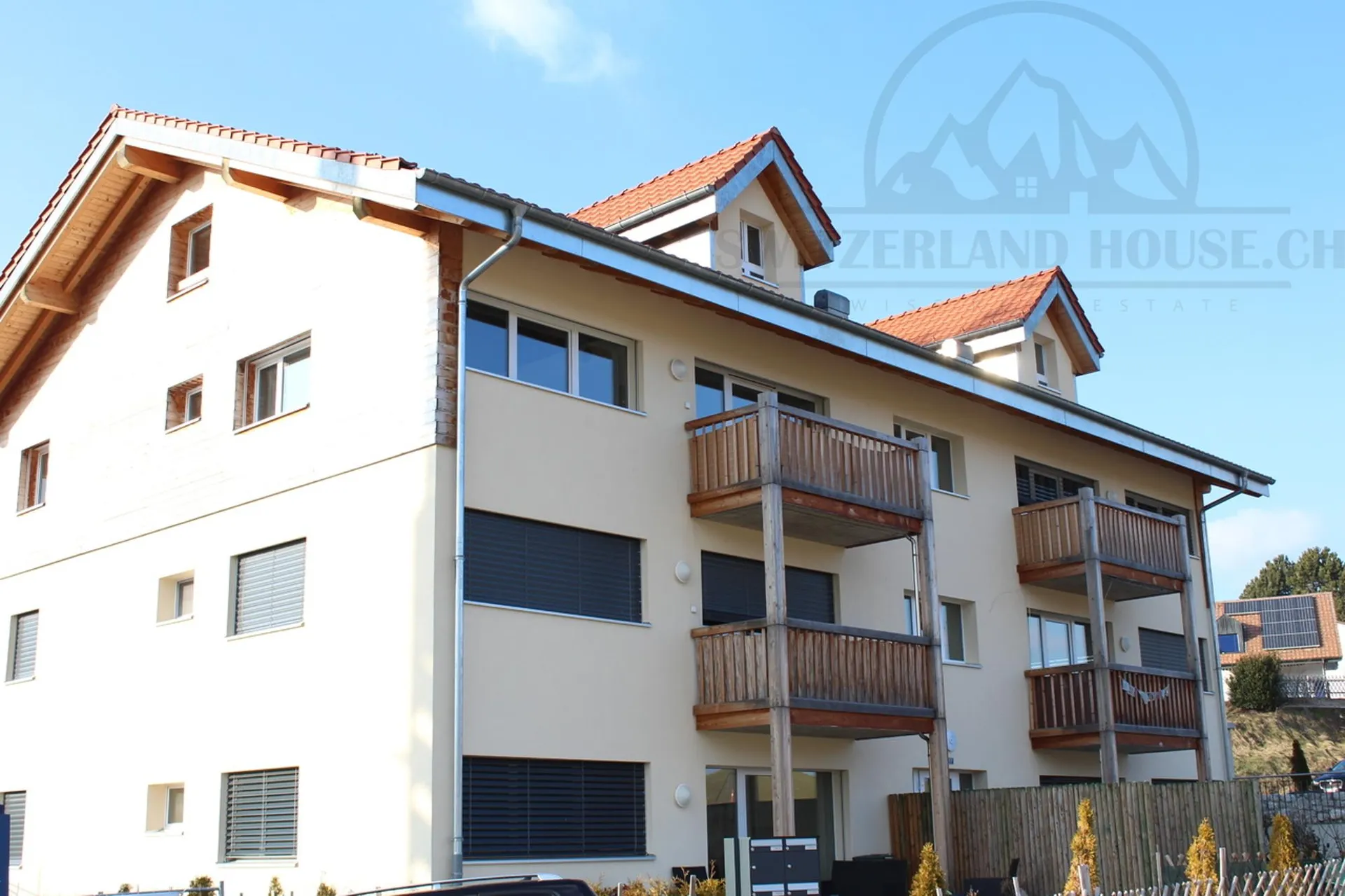 Spacieux appartement de 4,5 pcs avec 2 places de parc et vue dégagée à Posat
