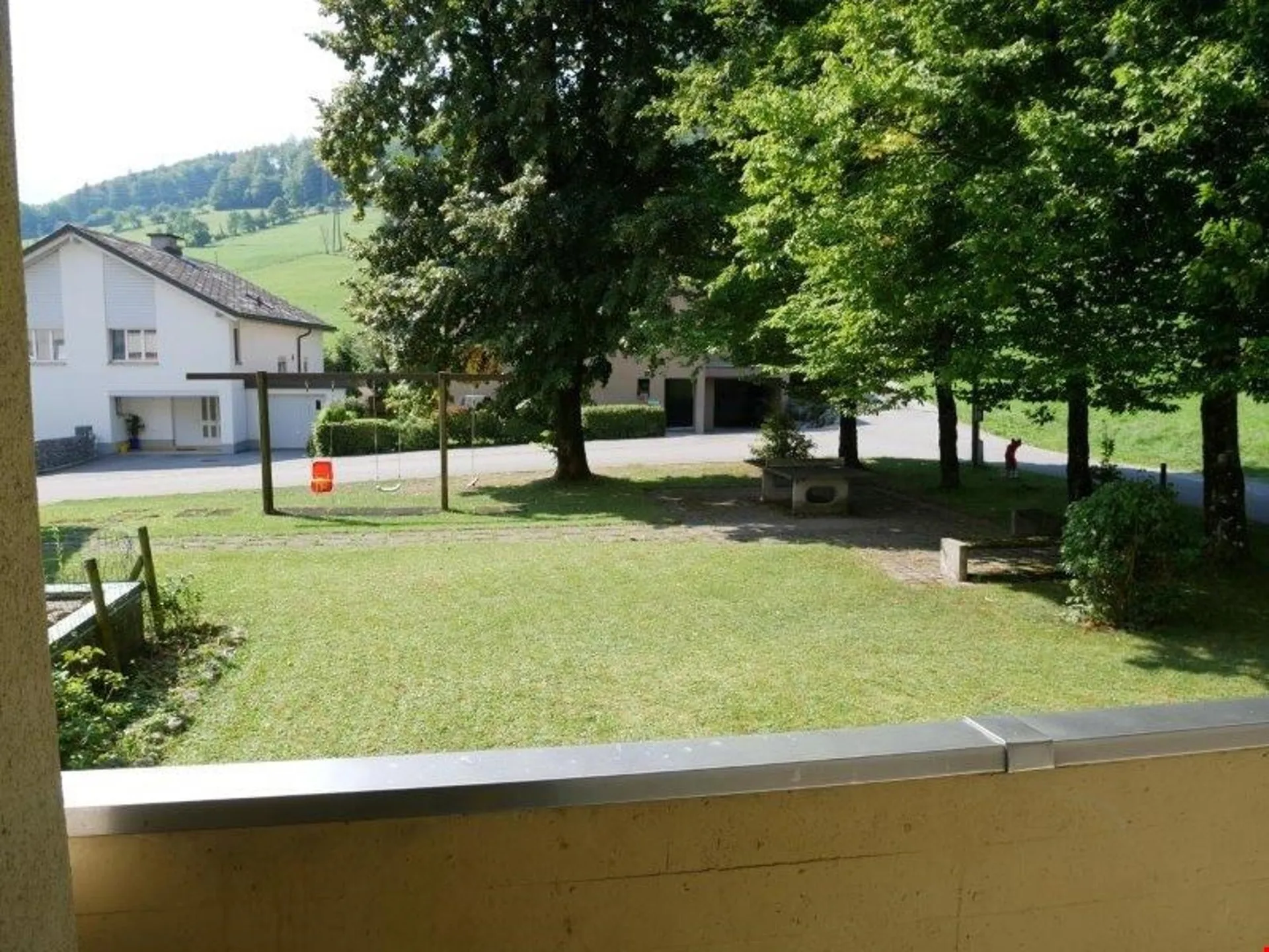 Charmante 3.5-Zimmer-Wohnung mit Bergblick in Glarus