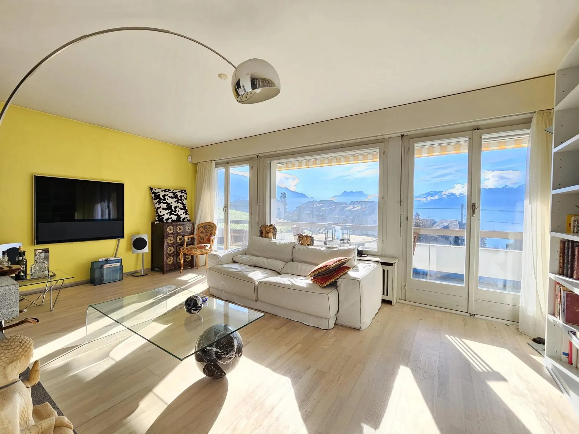 Appartement de 3,5 pièces avec belle vue sur le lac et les montagnes