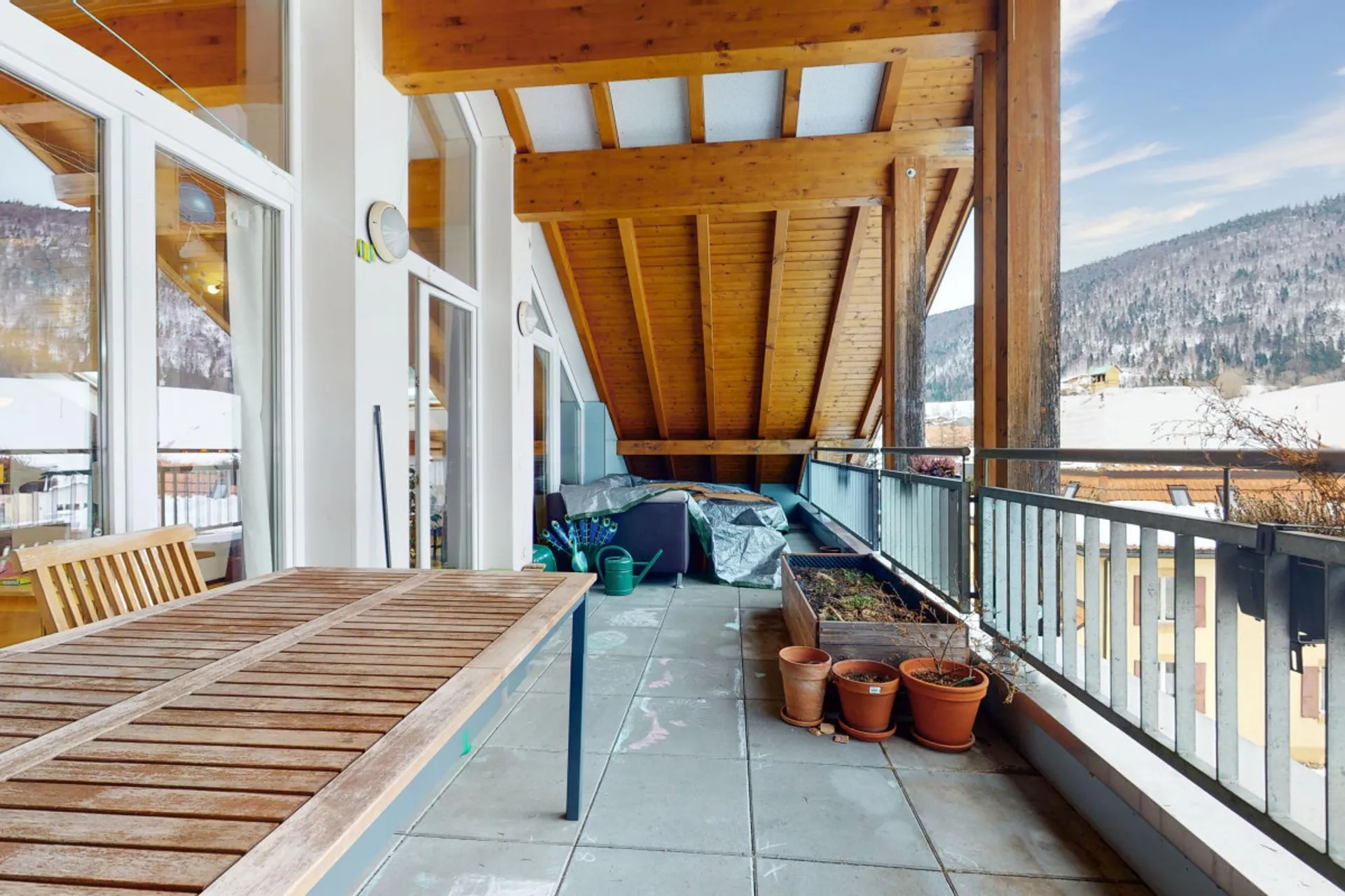 Grande demeure familiale de 2 appartements: 6,5 pièces + 3 pièces