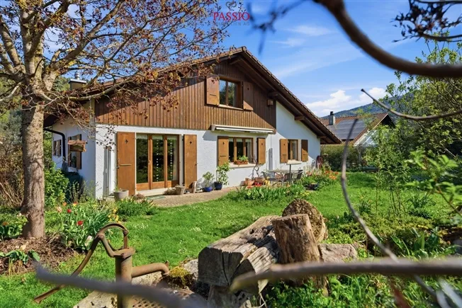 Charmantes 5.5-Zimmer Einfamilienhaus mit Weitsicht und grossem Garten
