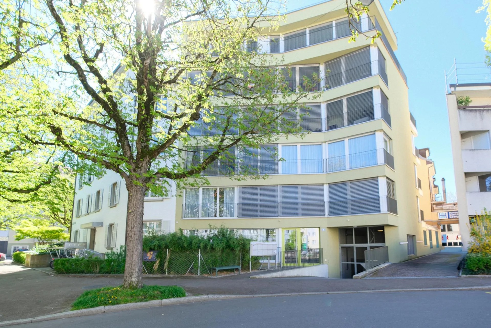 Stilvoll wohnen mit Licht, Raum und Komfort