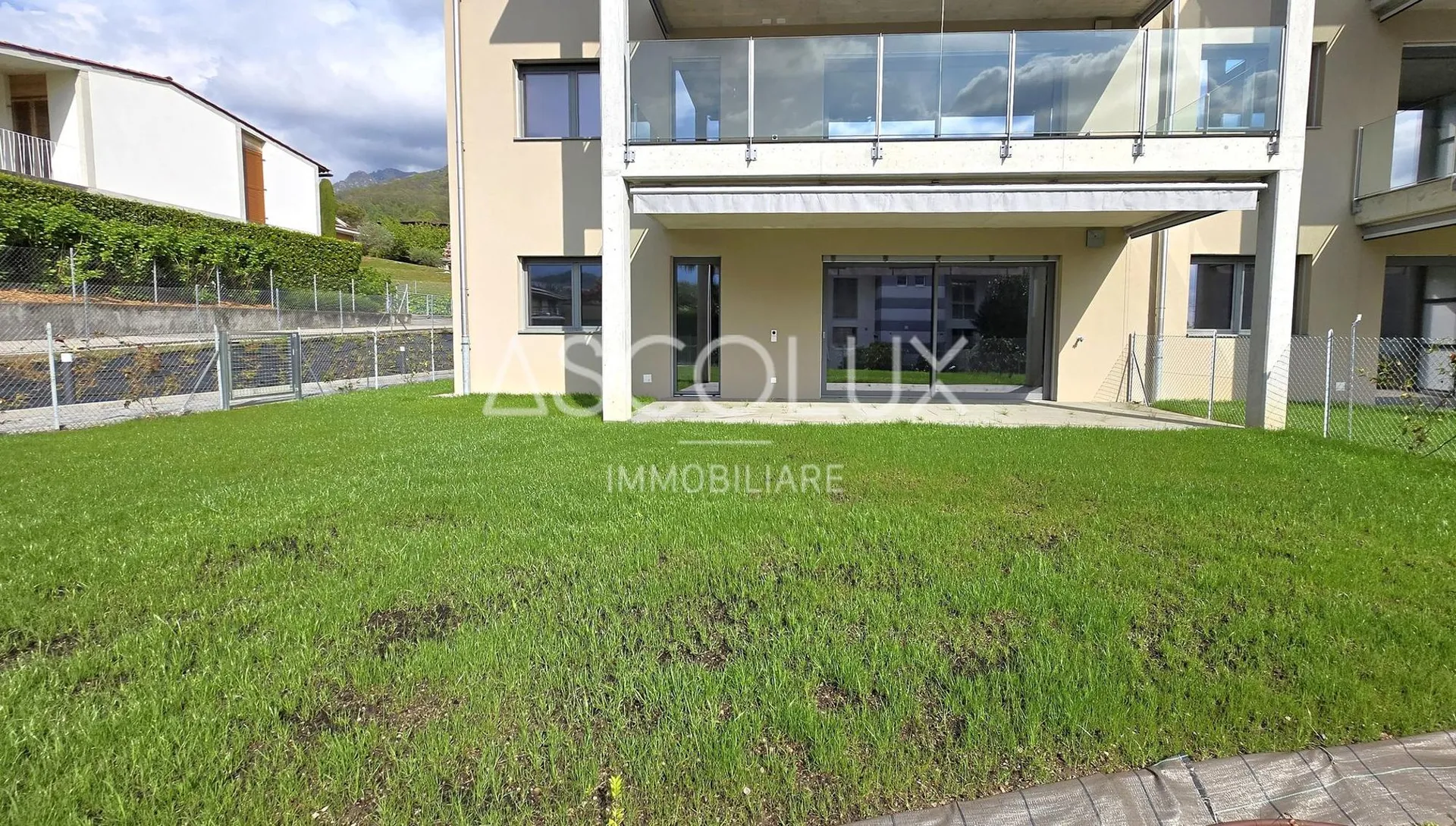Moderne Räume – 4.5 Zimmer mit Garten