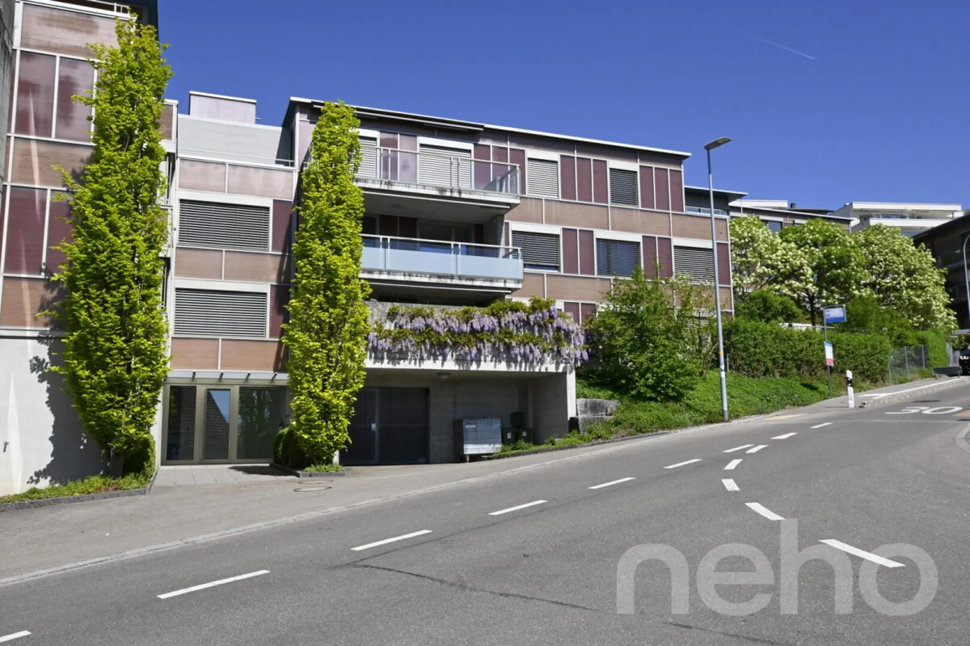 Moderne 5.5-Zi.-Wohnung mit Weitsicht und Balkon - Wil SG