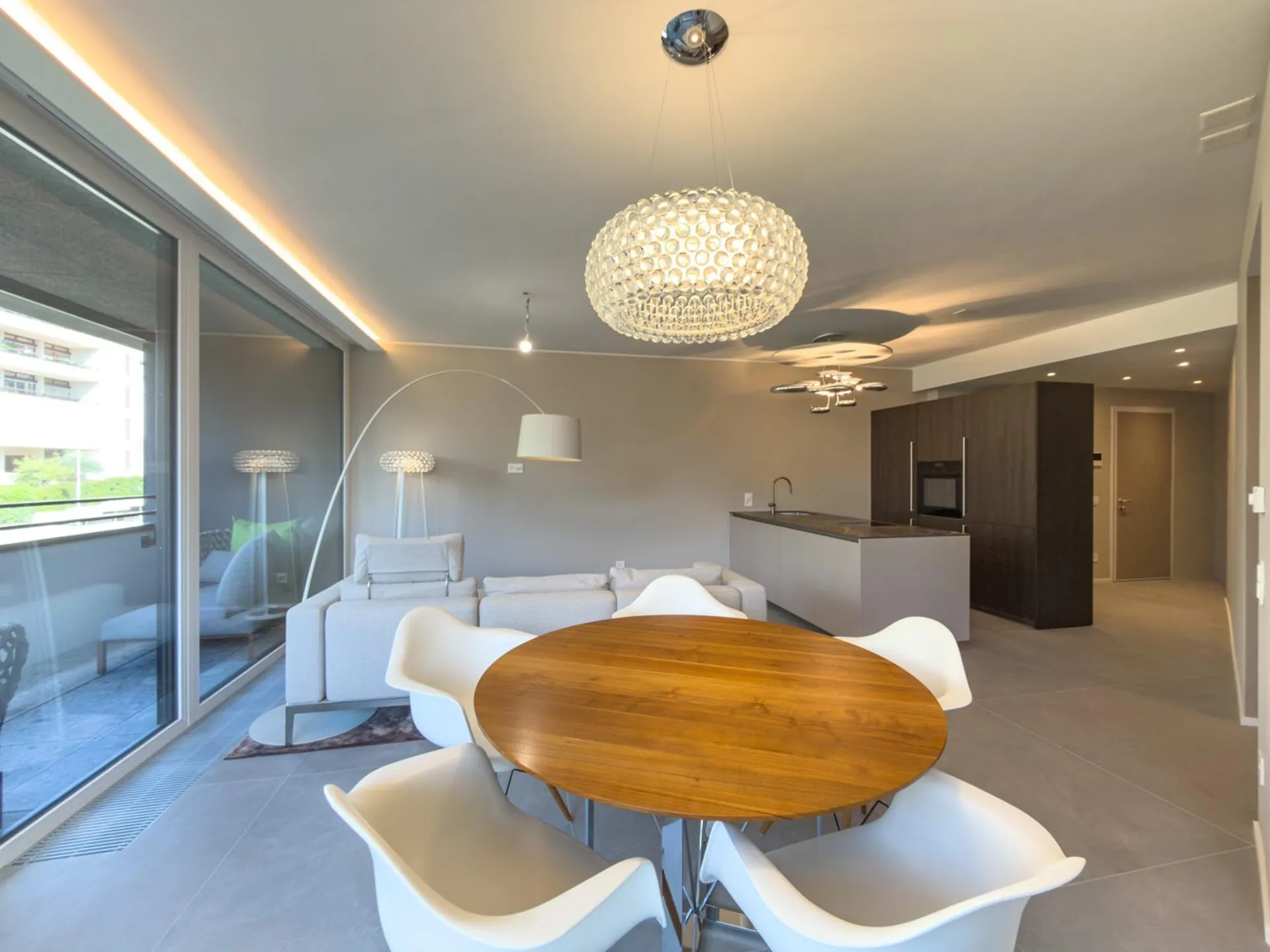 Dachwohnung mit Seeblick, 3.5 Zimmer zur Miete in Lugano