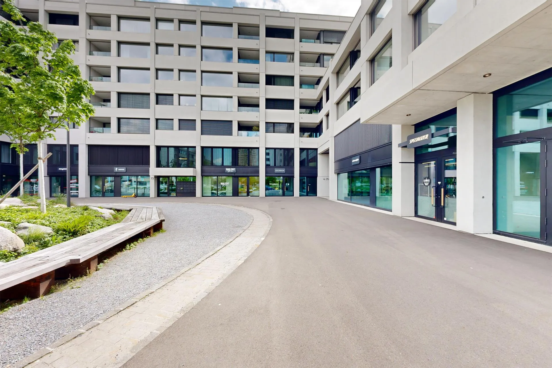 Wohnen im obersten Stock mit Sicht über Zürich