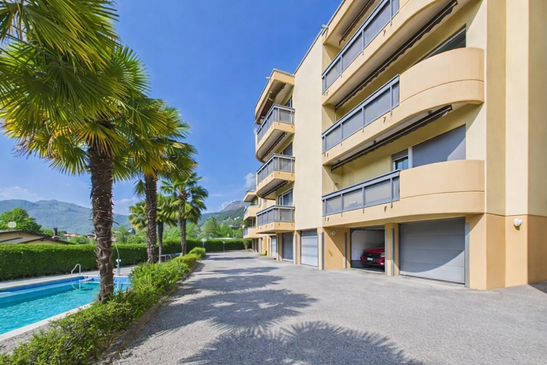Esclusivo Appartamento 4.5 locali con Piscina Condominiale (both 1st and 2nd Residence)