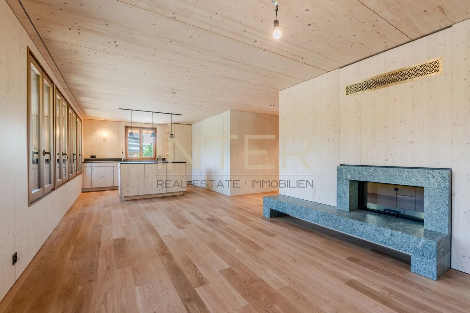 Erstbezug in Risch: Exklusive 3.5-Zimmerwohnung im 1. OG mit grosszügiger Terrasse