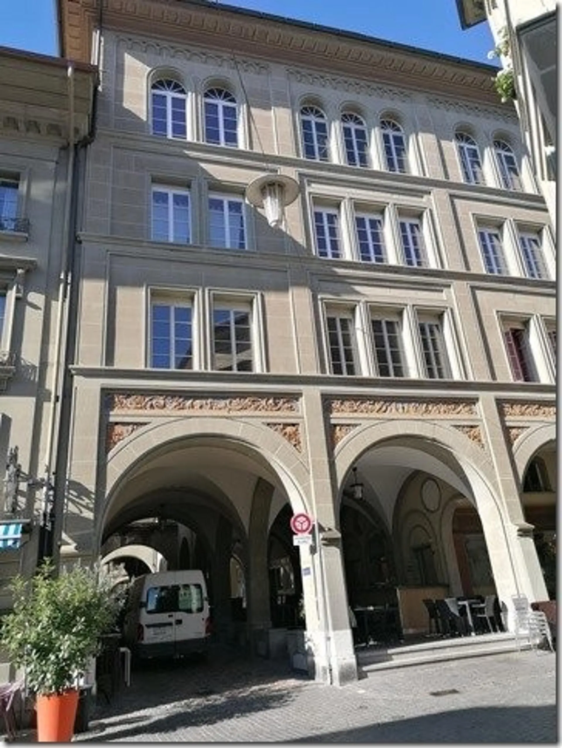Schöne Altstadt-Maisonettewohnung mit Cheminée und Terrasse
