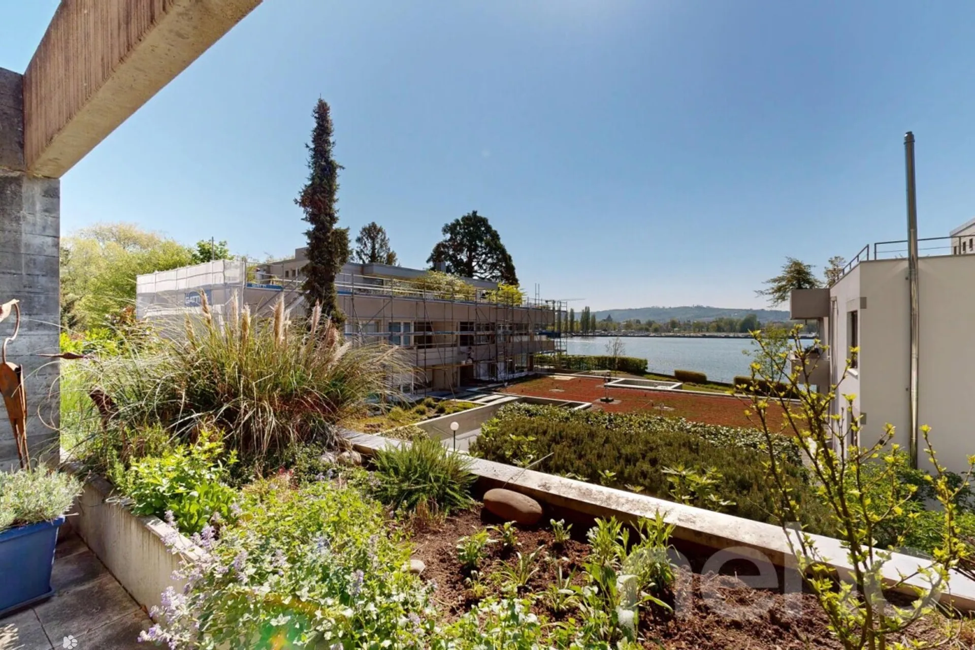 Renoviertes Reihenhaus am Bielersee mit Gartenwiese