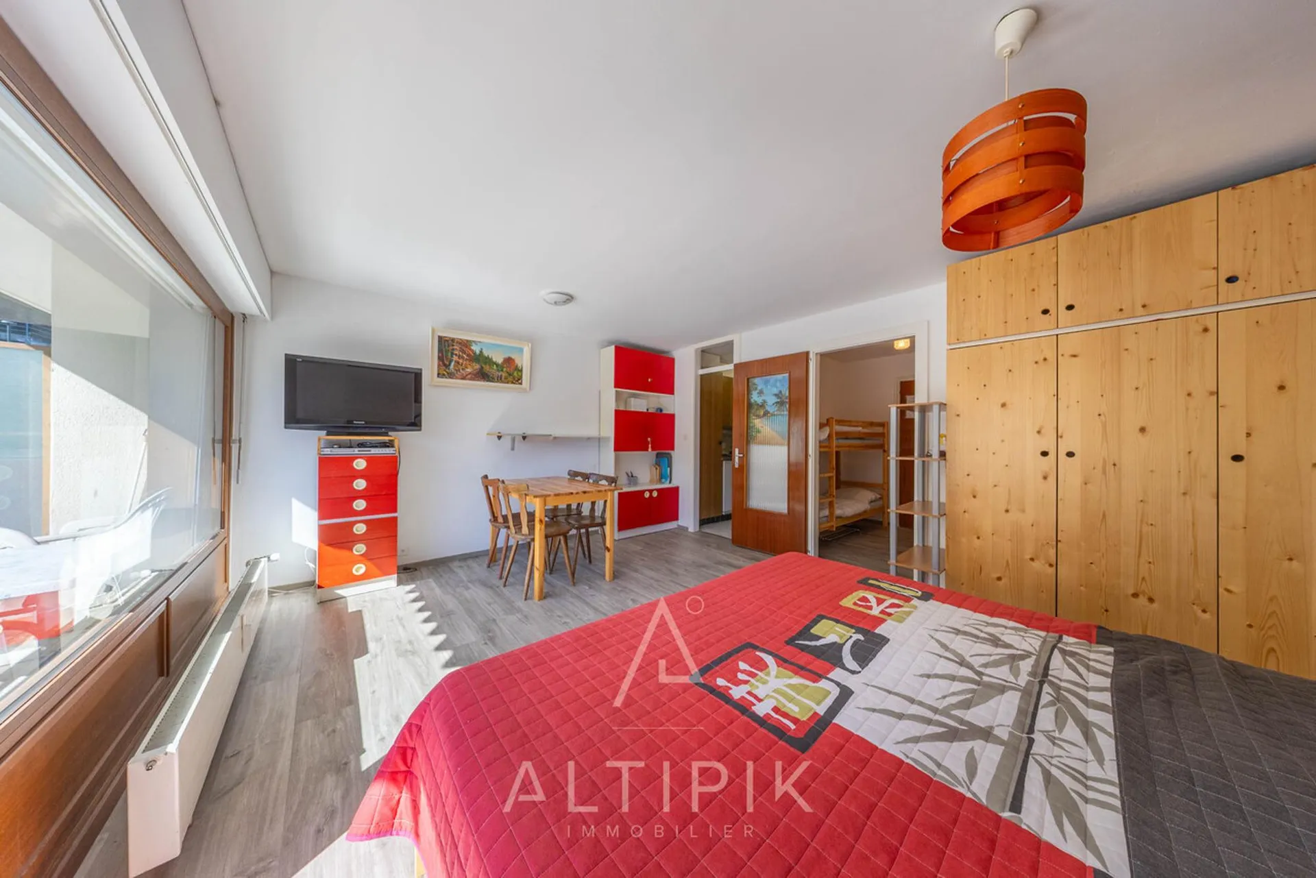 Studio ski-in/ski out avec grand balcon très ensoleillé