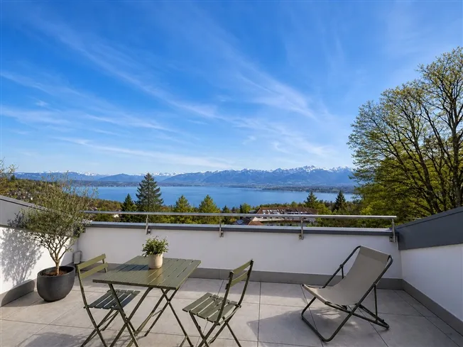 Panoramablick auf den Genfersee – Zufluchtsort des Friedens