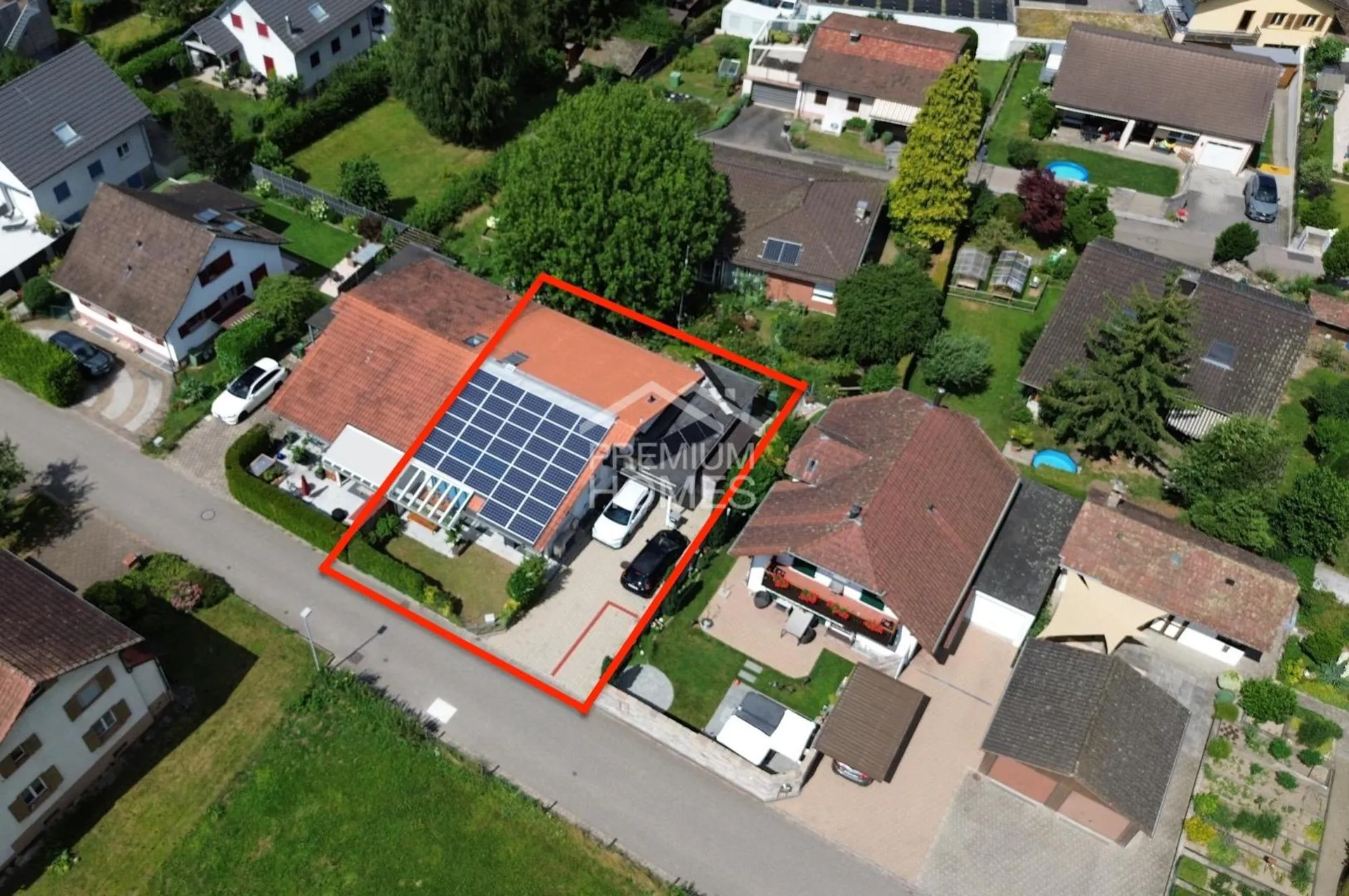 Sonne tanken, kühl wohnen - modernes Haus mit Solar & Klima