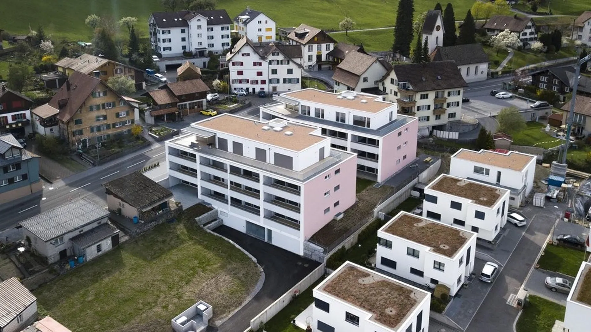 GENIESSEN SIE DIE HERRLICHE AUSSICHT VON IHREM GROSSZÜGIGEN BALKON