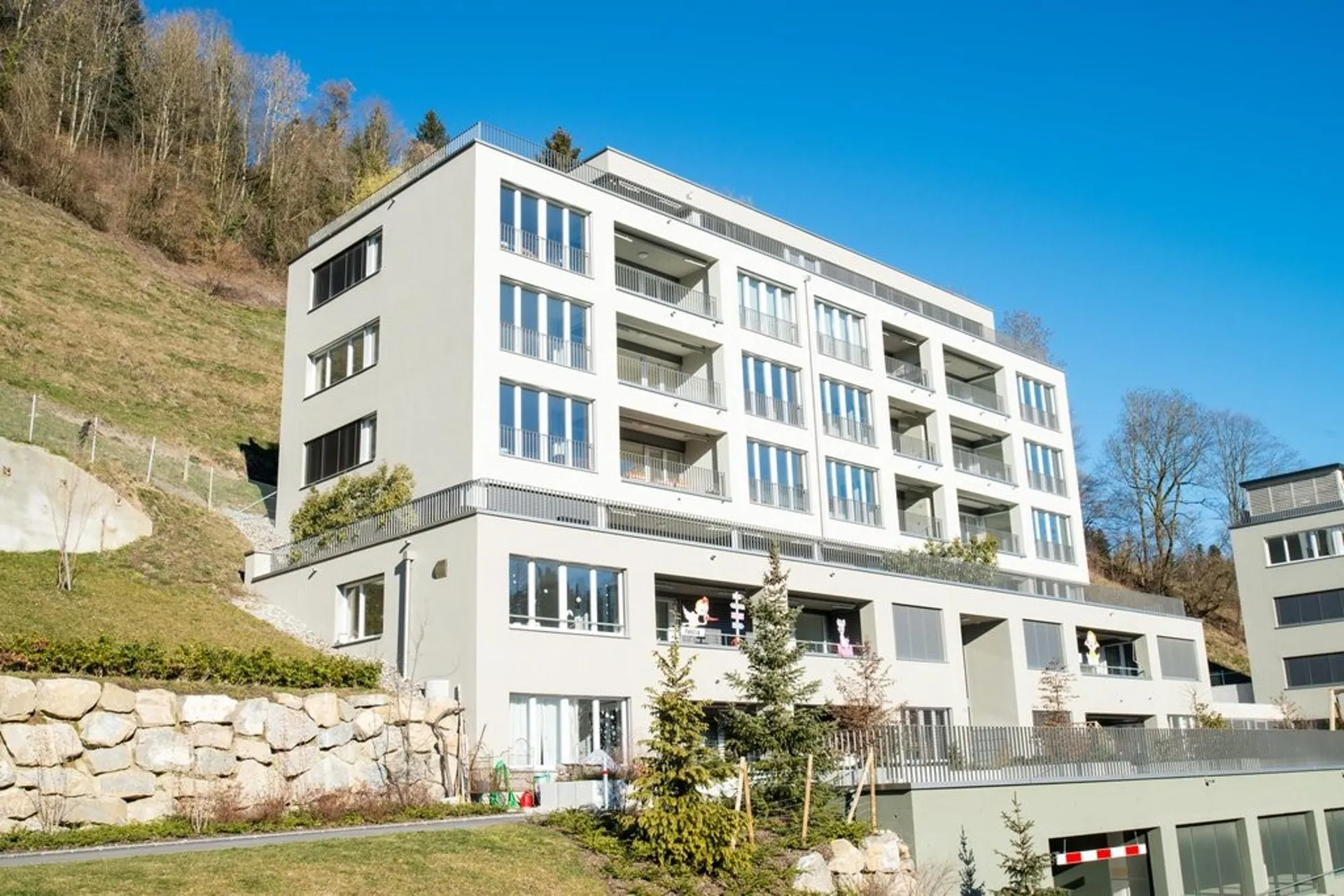 Moderne 2.5-Zimmer-Wohnung mit Aussicht