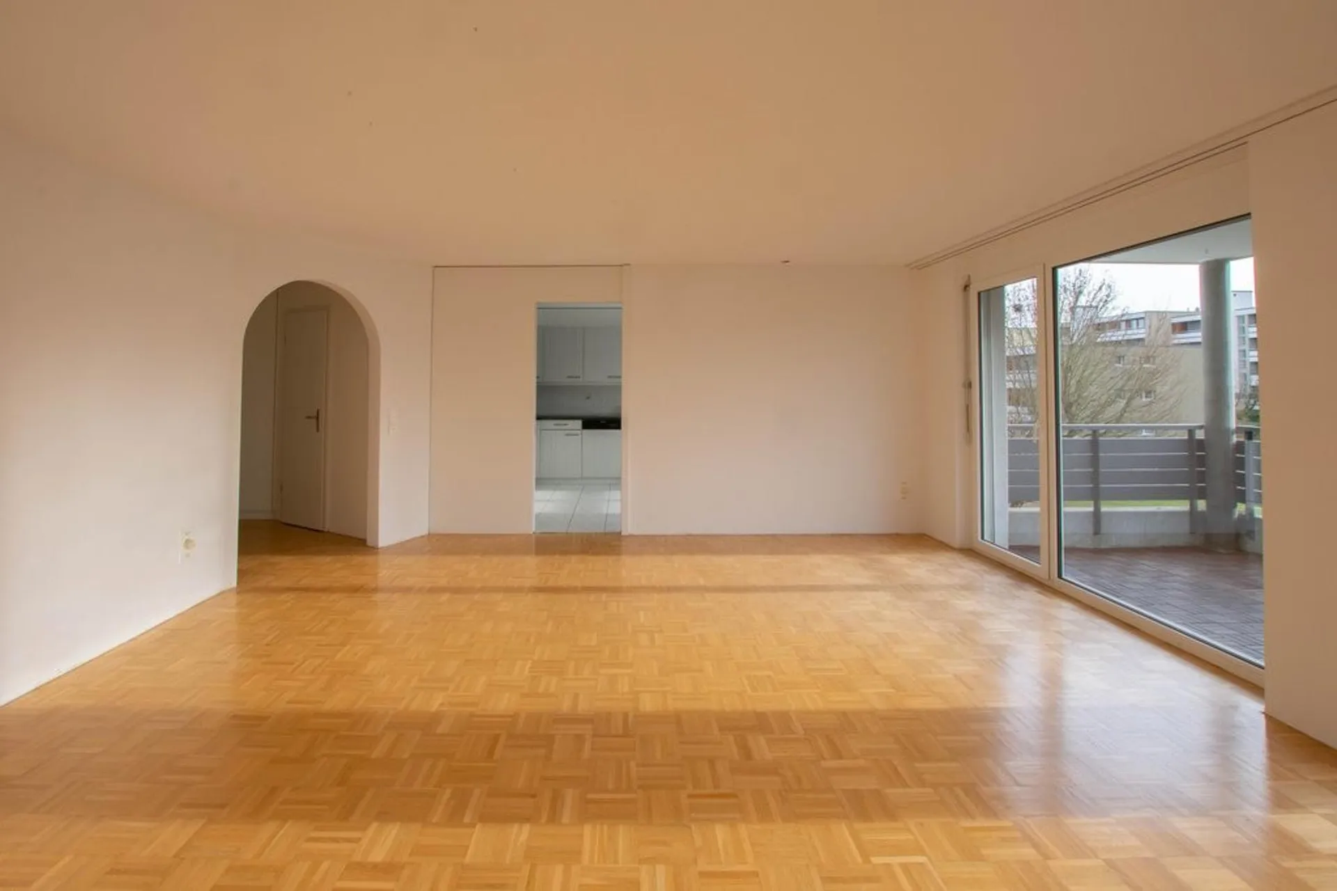 grosse 5.5-Zimmerwohnung mit eigener Waschküche
