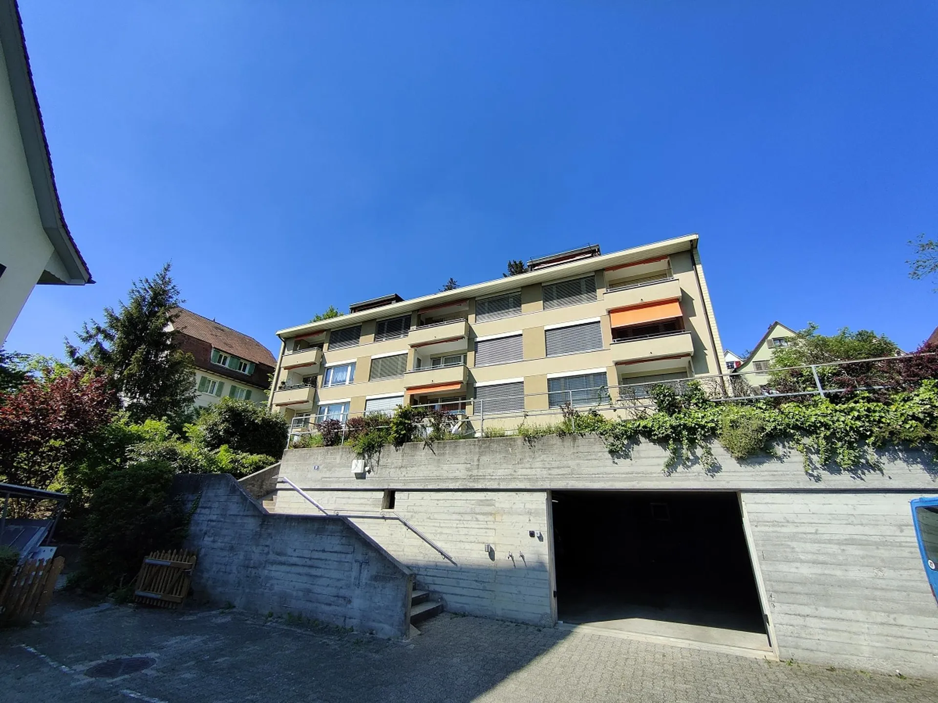 Zentrumsnahe, helle 4-Zimmerwohnung im Hochparterre