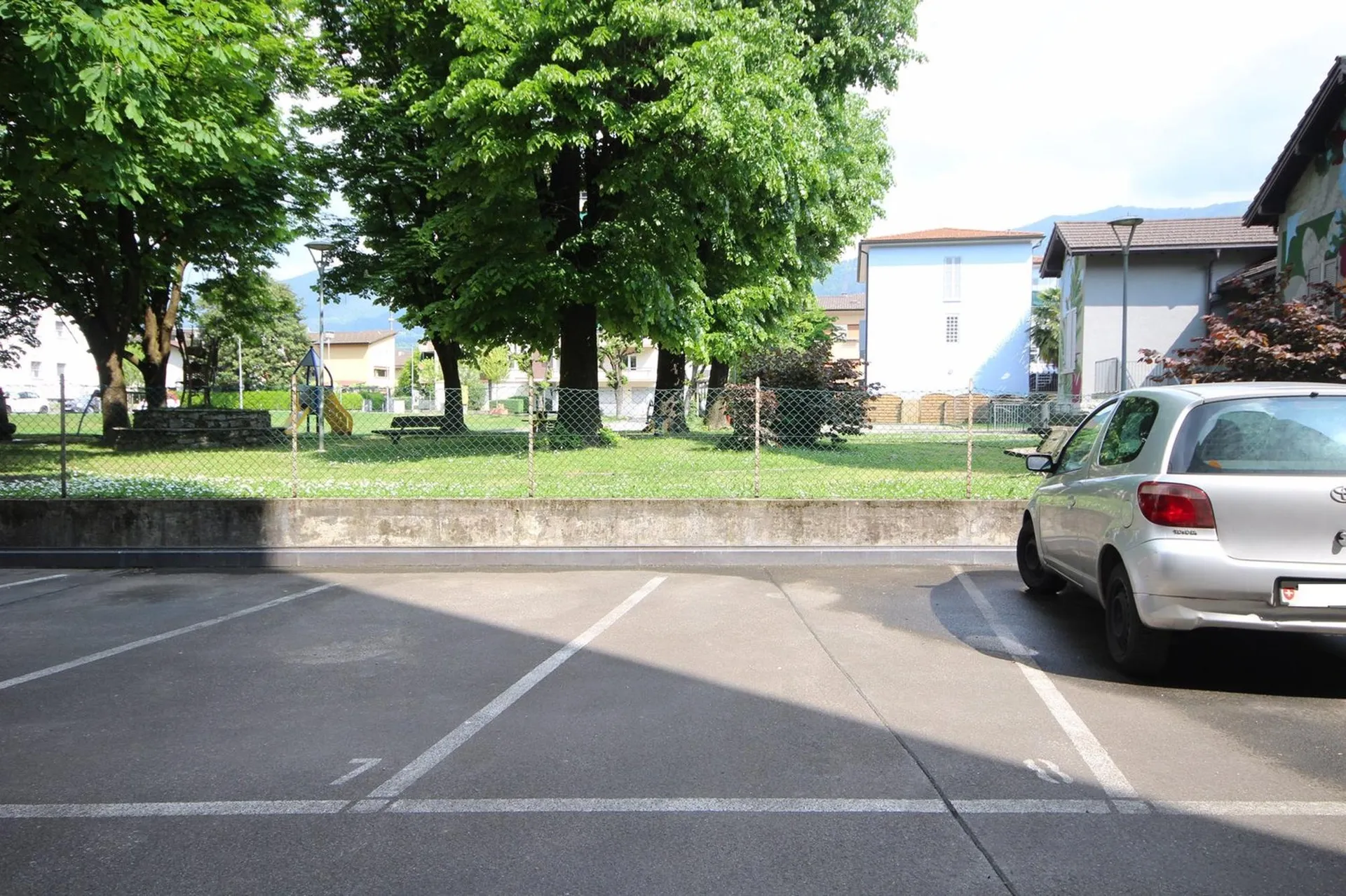 Chiasso:  rinnovato monolocale con balcone