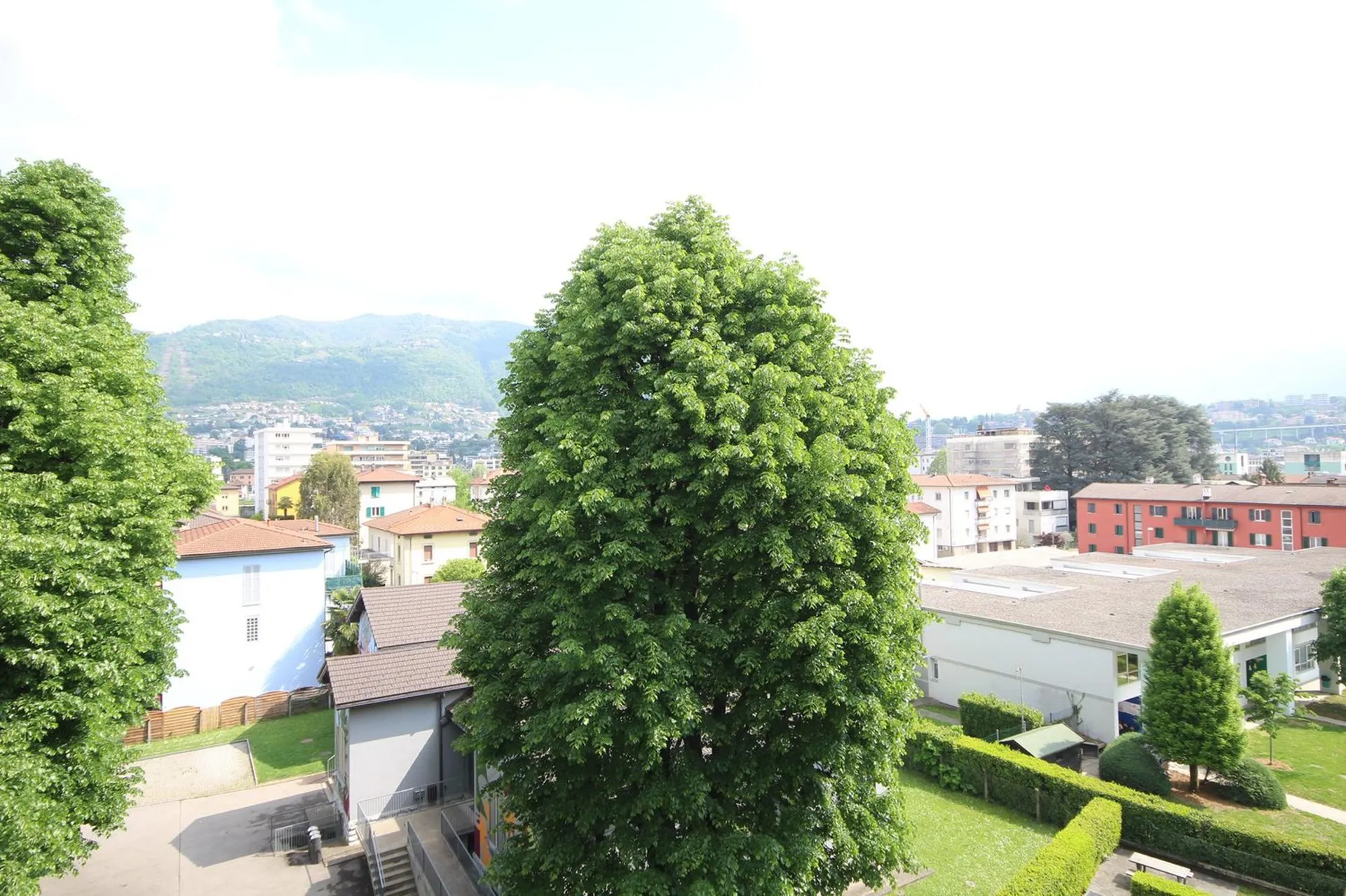 Chiasso: spazioso appartamento di 5.5 locali con balconi