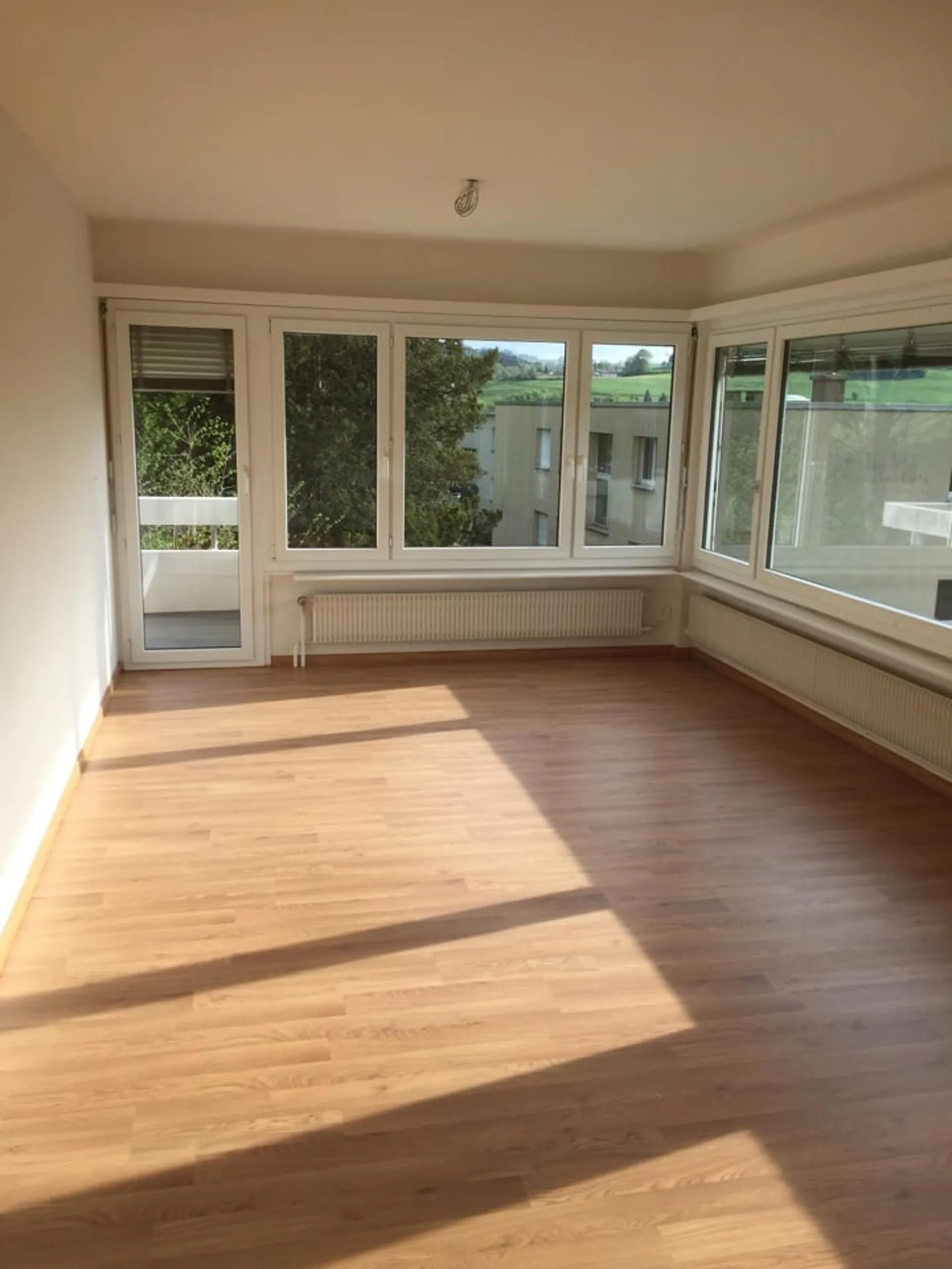Herrliche moderne 4.5 Zimmer Wohnung zu vermieten