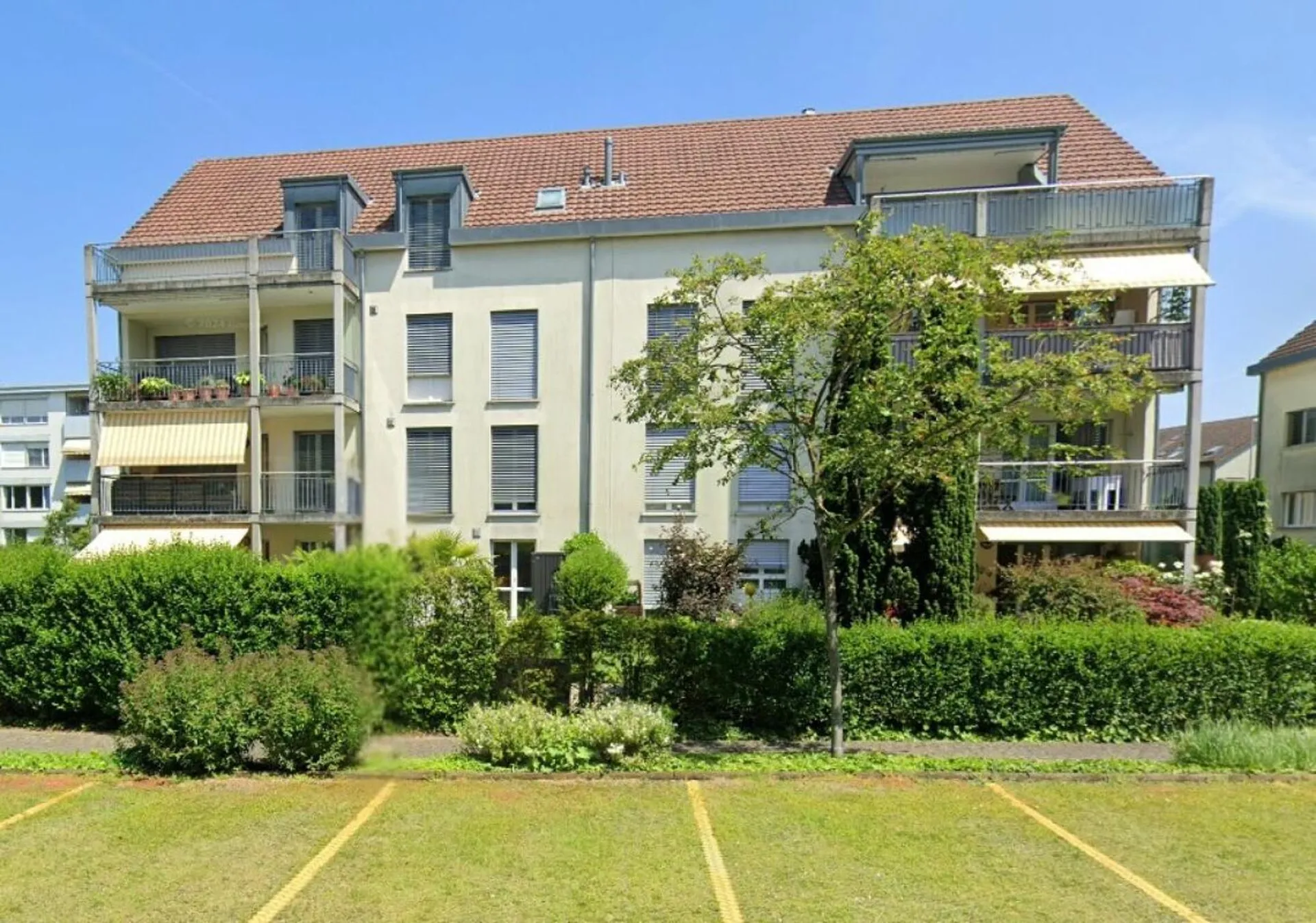 Grosszügige, helle und ruhig gelegene 3.5-Zimmer-Wohnung mit Balkon