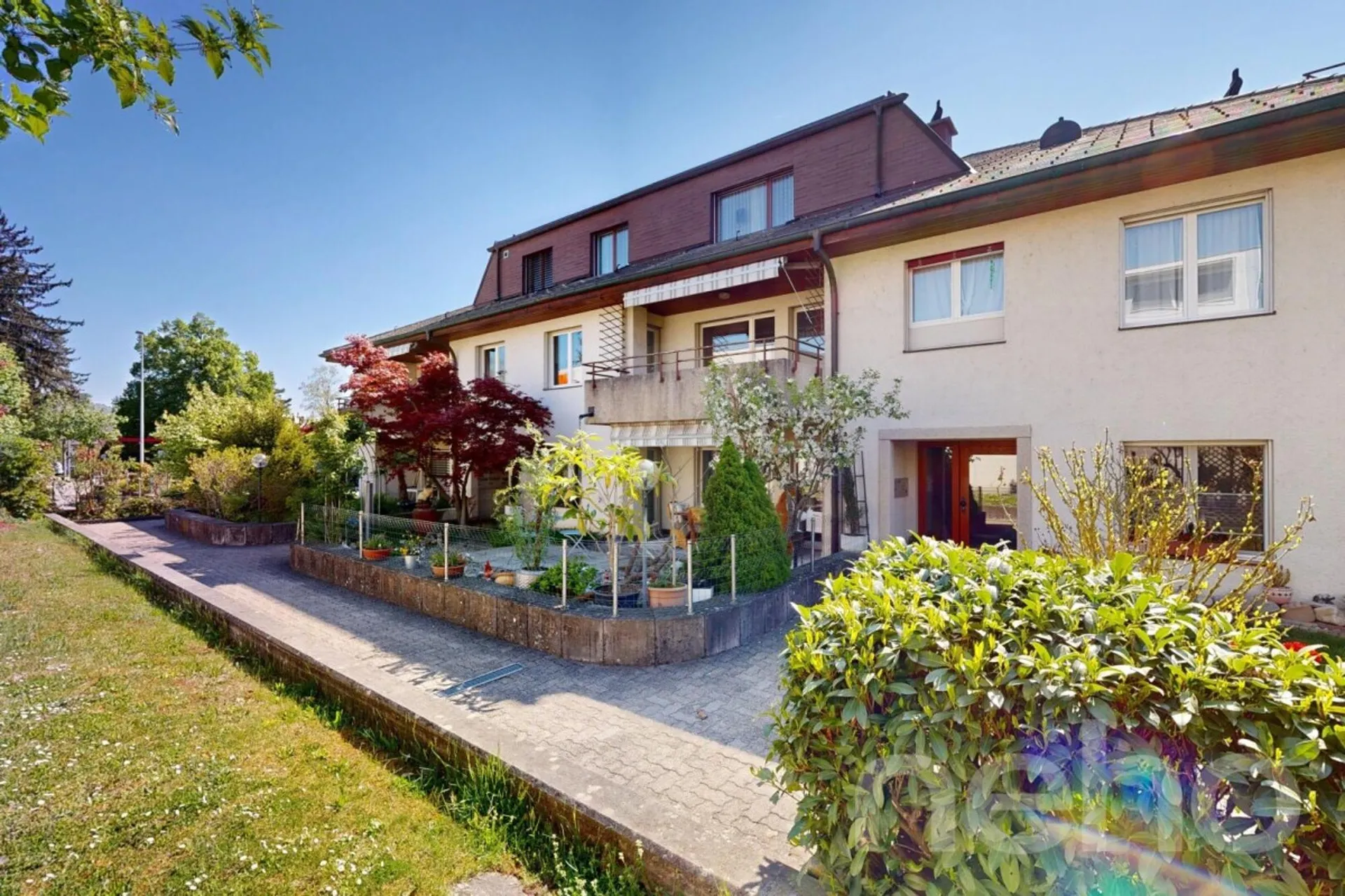 Grosszügige 5-Zimmer-Wohnung mit zwei Balkonen und Lift