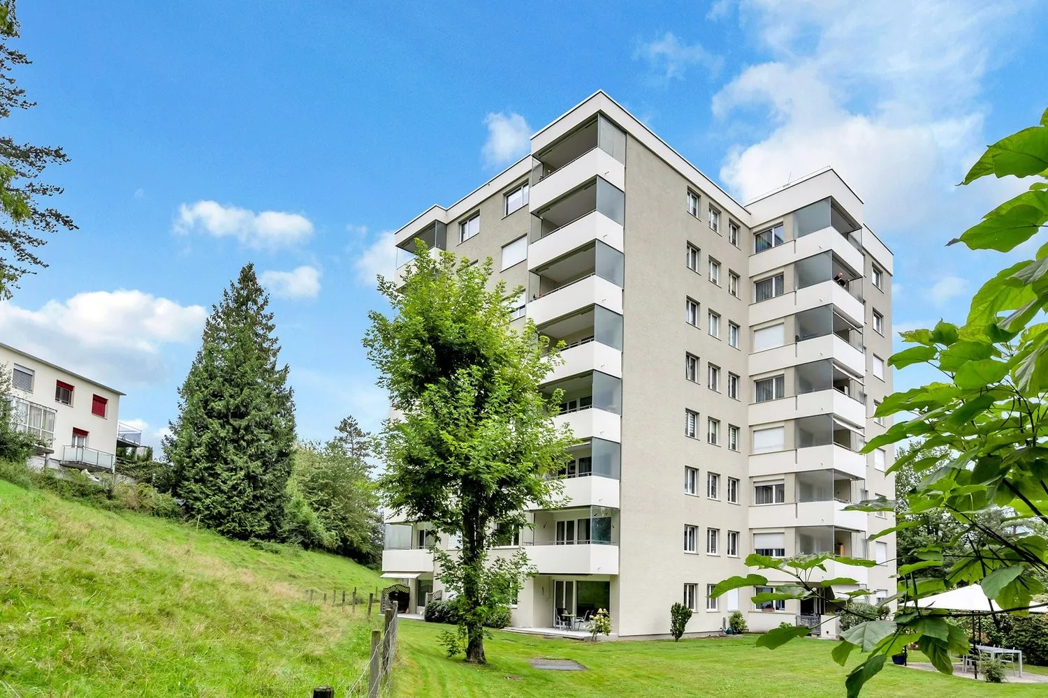 Helle 2.5-Zimmerwohnung mit typischem Charakter in Köniz