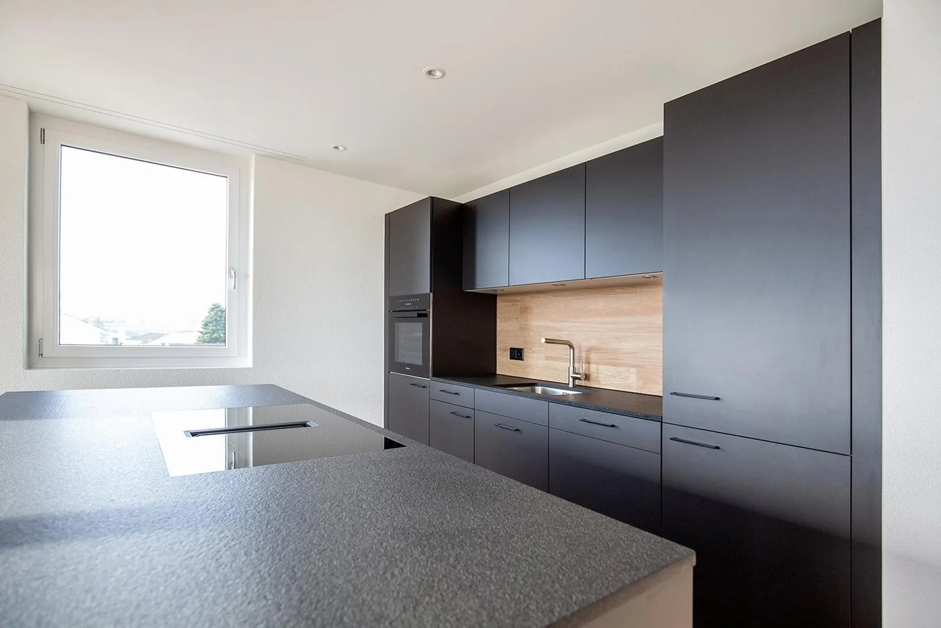 Exklusive 3.5 Zimmer-Wohnung im EG zu vermieten