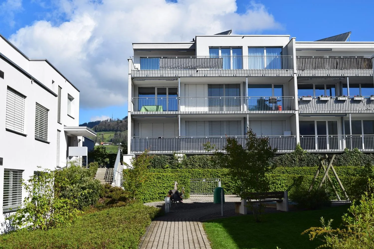 Schöne, neuwertige 3.5-Zimmerwohnung im 2.Obergeschoss