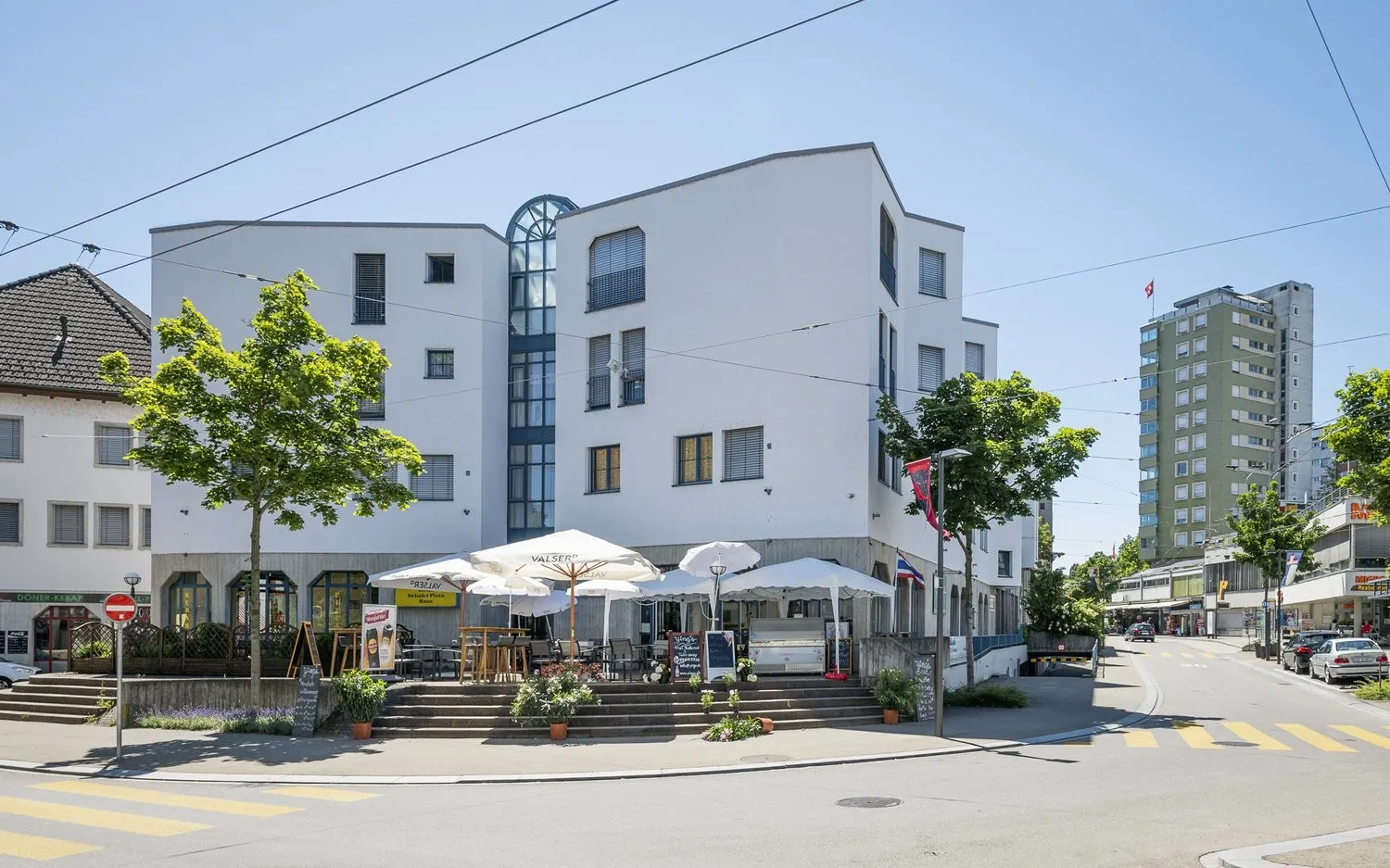 Einstellhallenplatz im Zentrum von Neuhausen