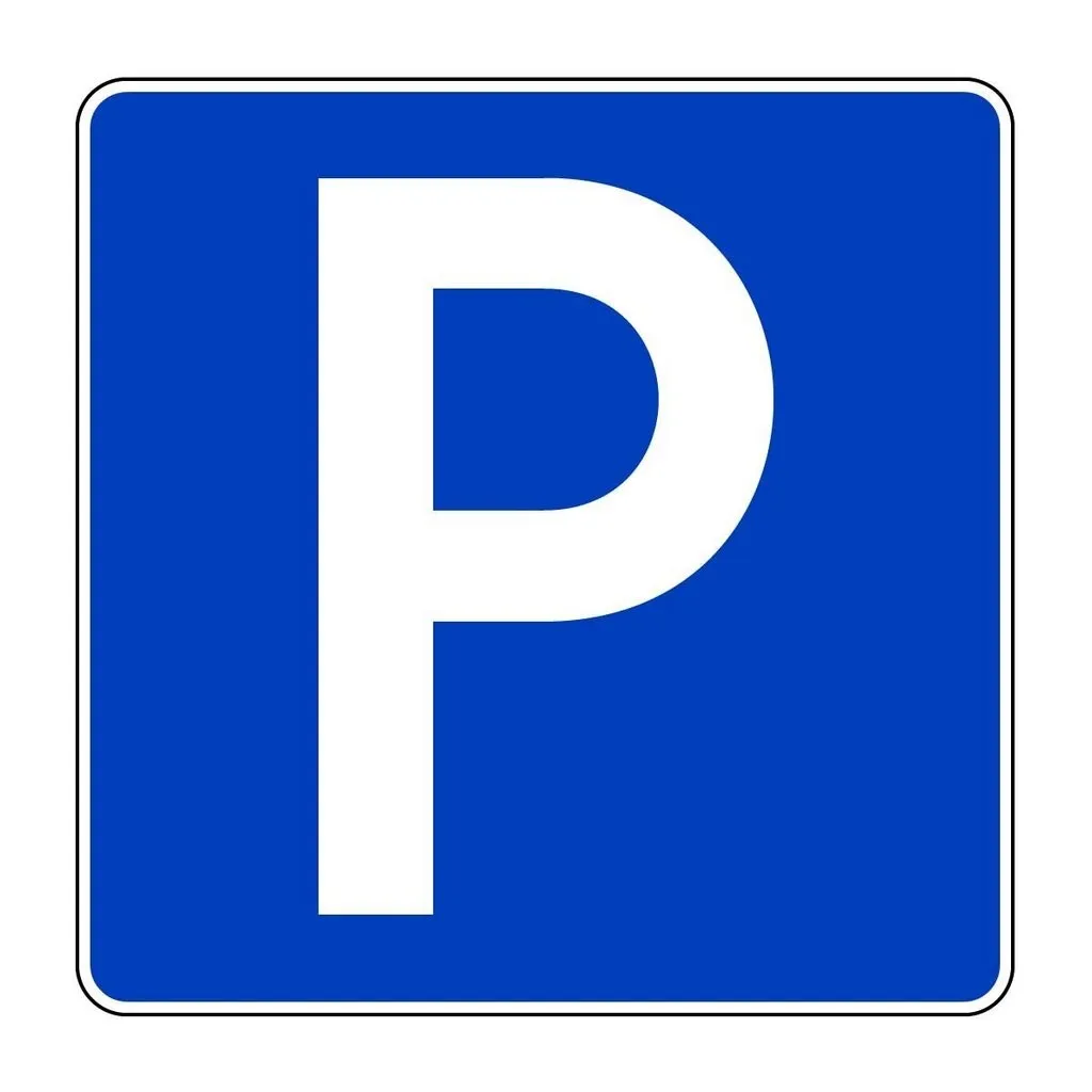 Gedeckter Motorradplatz nahe Bahnhof Thalwil